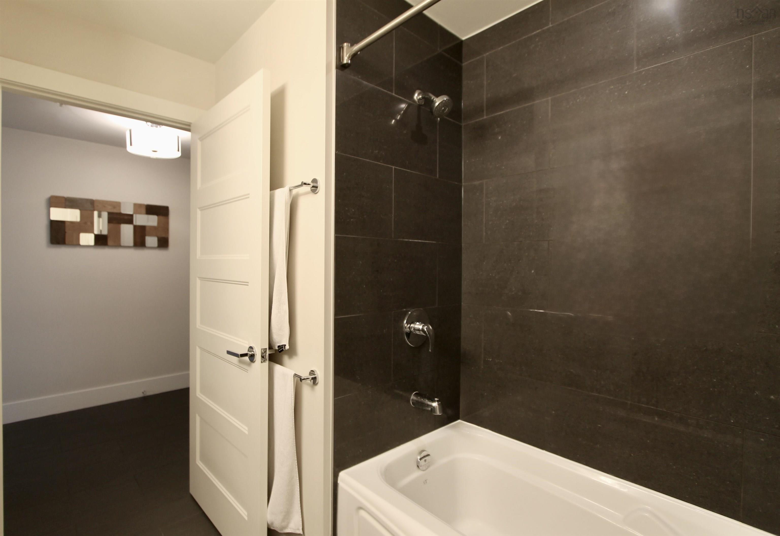 404 15 KINGS WHARF Place photo #15