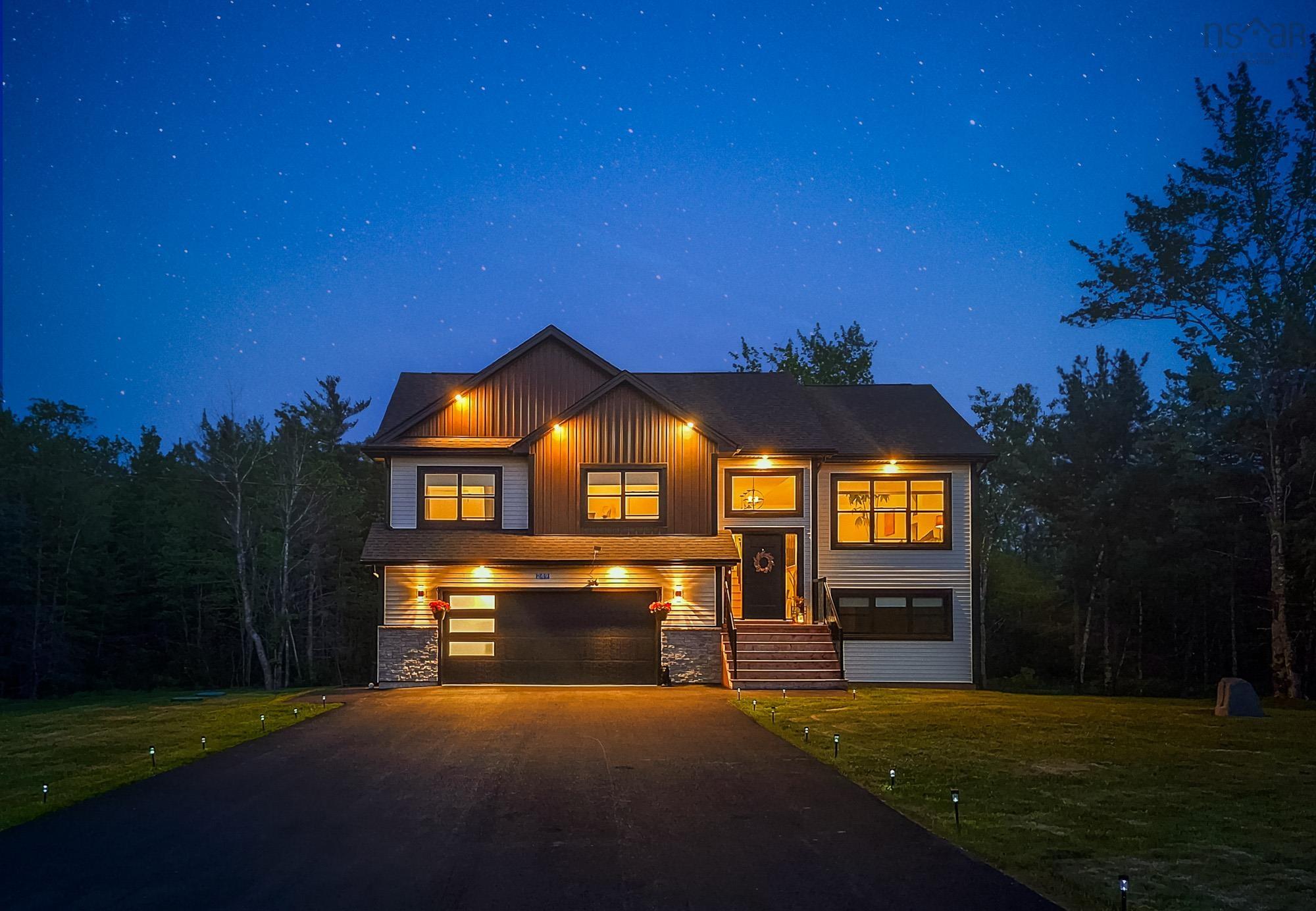 249 ROCKCLIFFE DR, ENFIELD, NS Photo 1