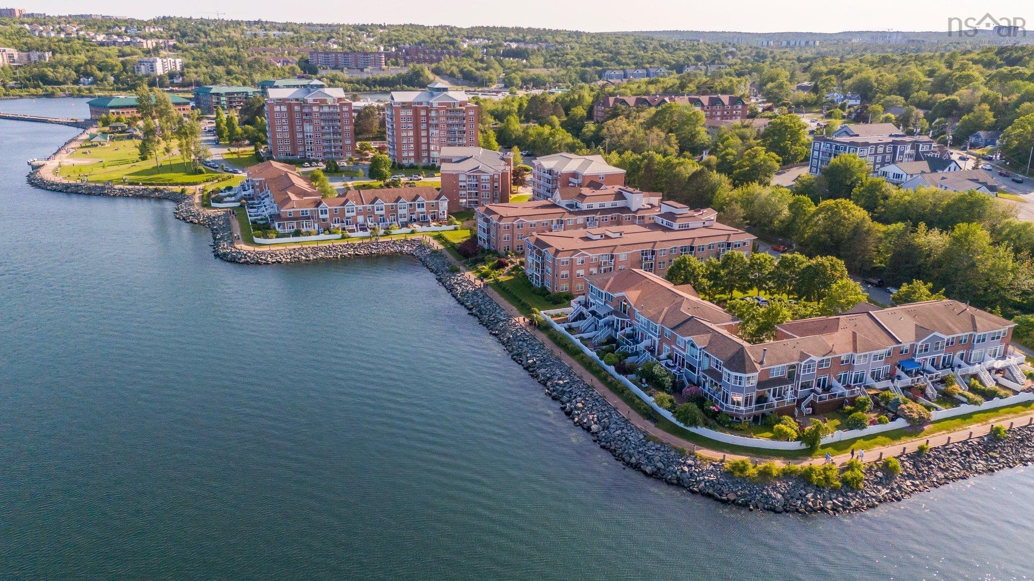 13 Arthur Lismer Court photo #21