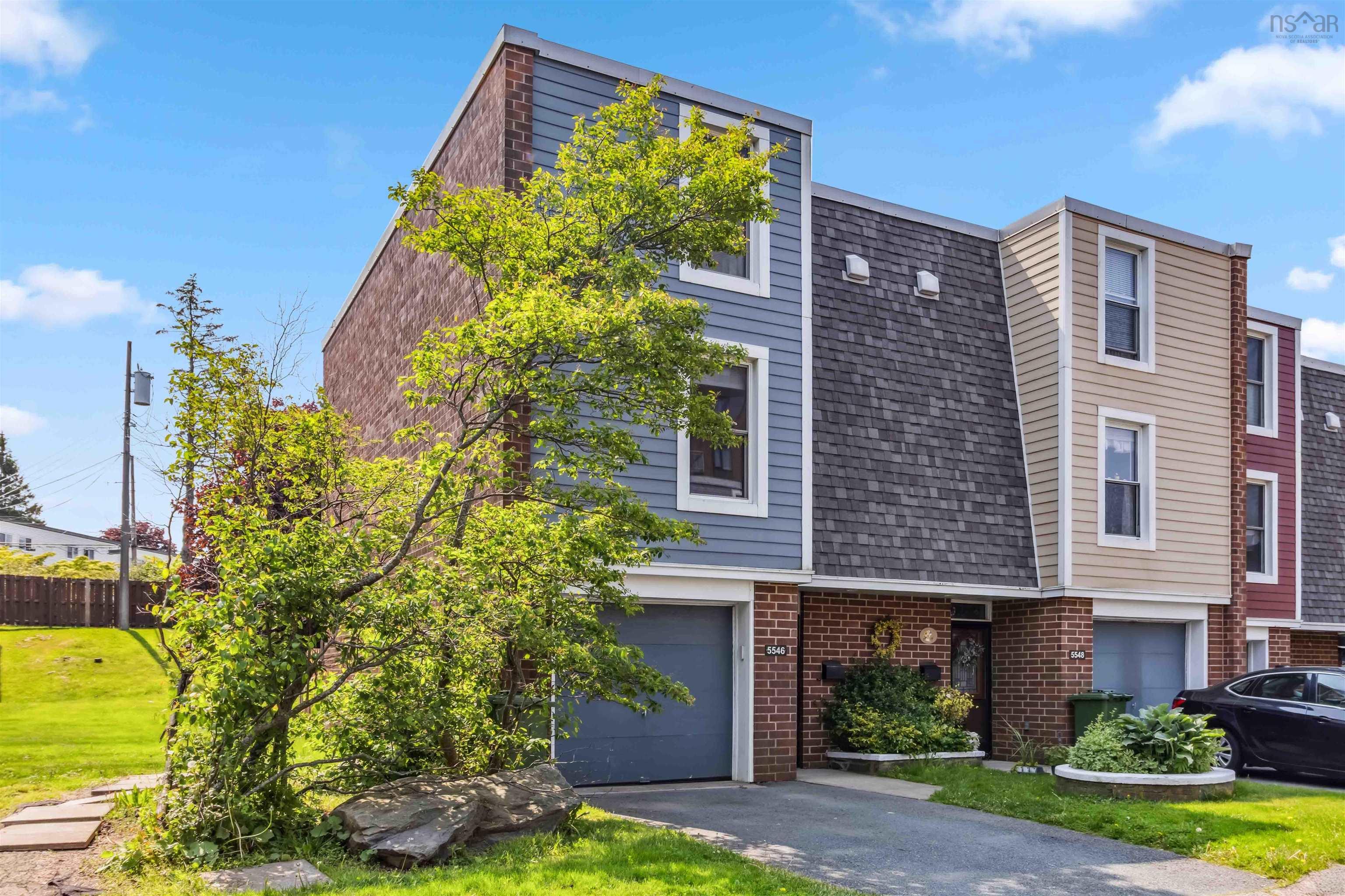 5546 Stoneham Court photo #2