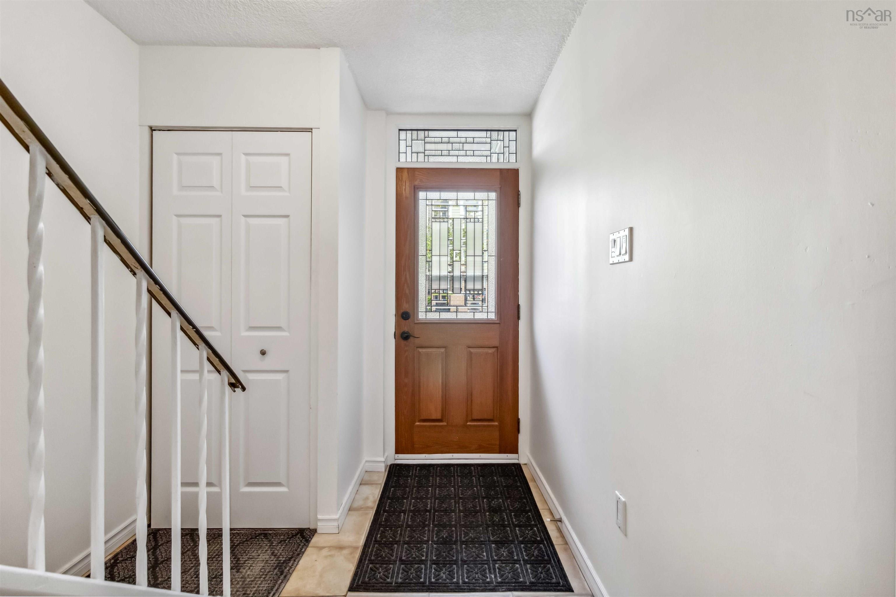 5546 Stoneham Court photo #3