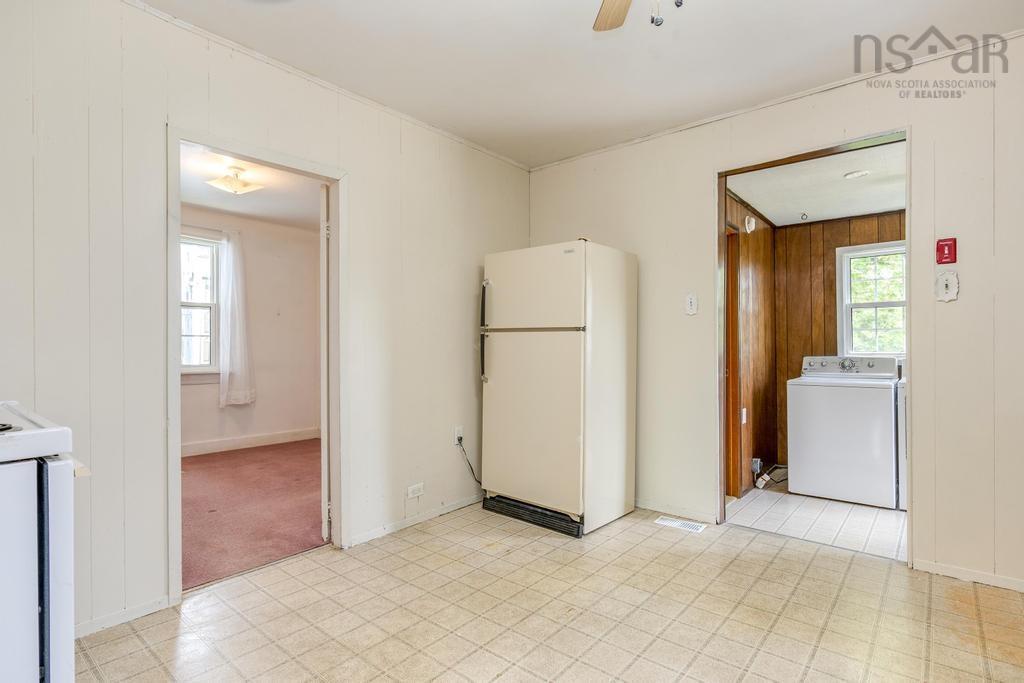 10 Courtney Road photo #16