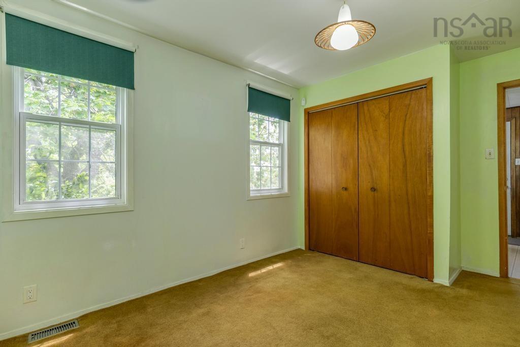 10 Courtney Road photo #19