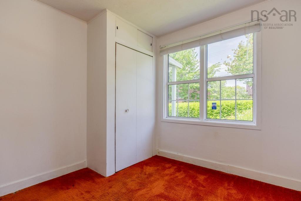 10 Courtney Road photo #23