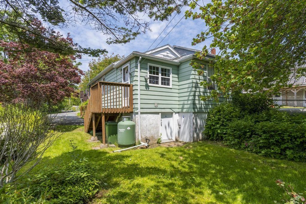 10 Courtney Road photo #39
