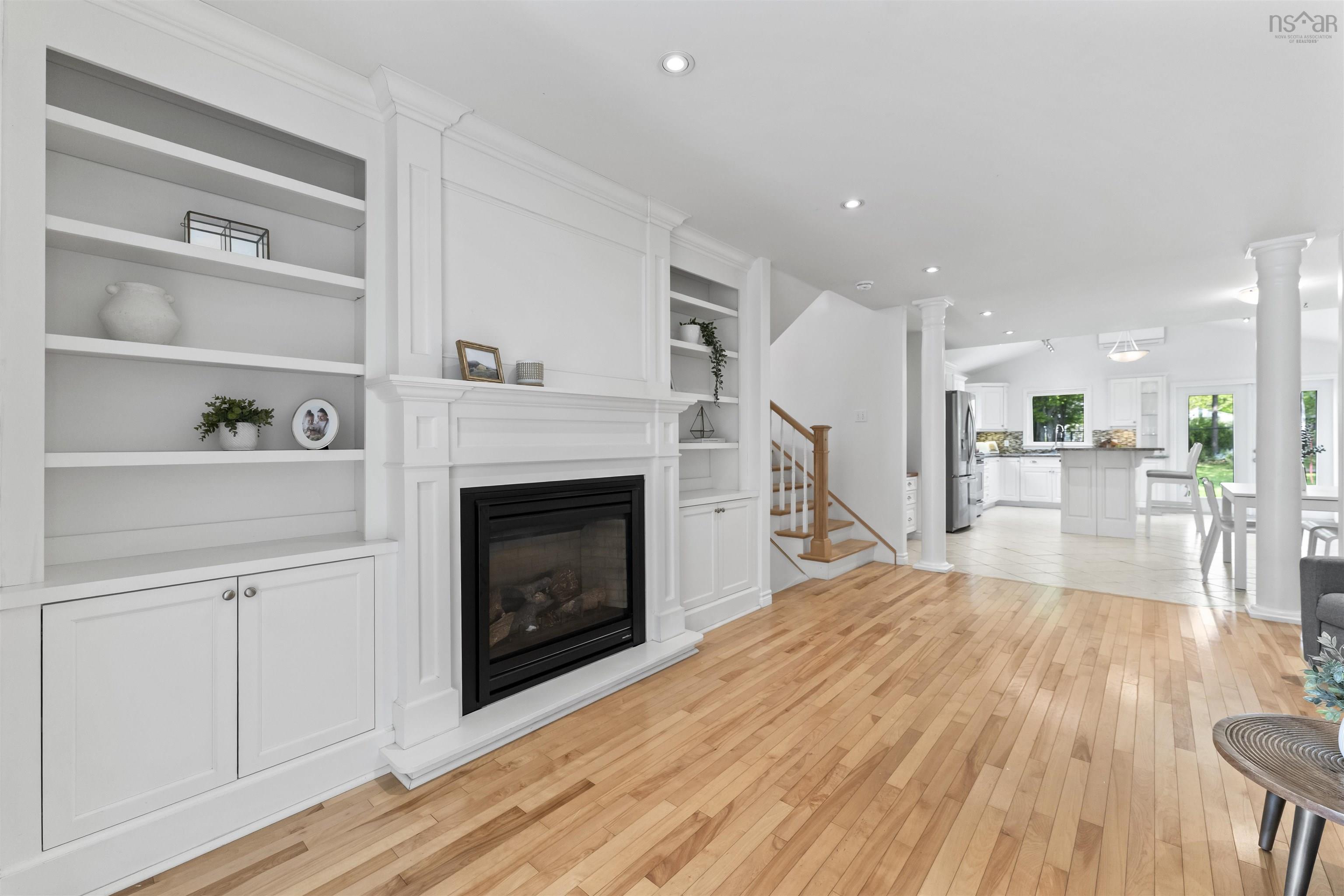 572 Basinview Drive photo #16