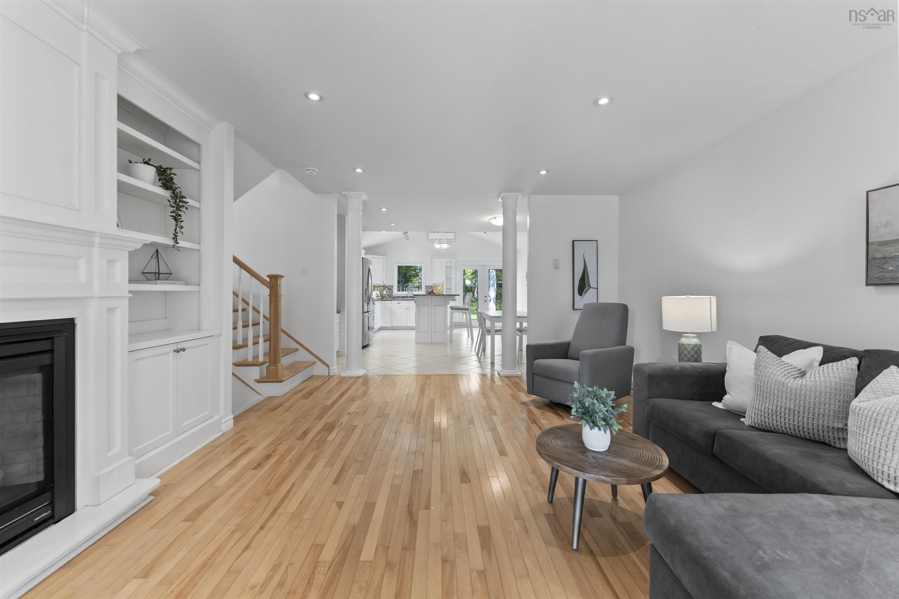 572 Basinview Drive photo #17