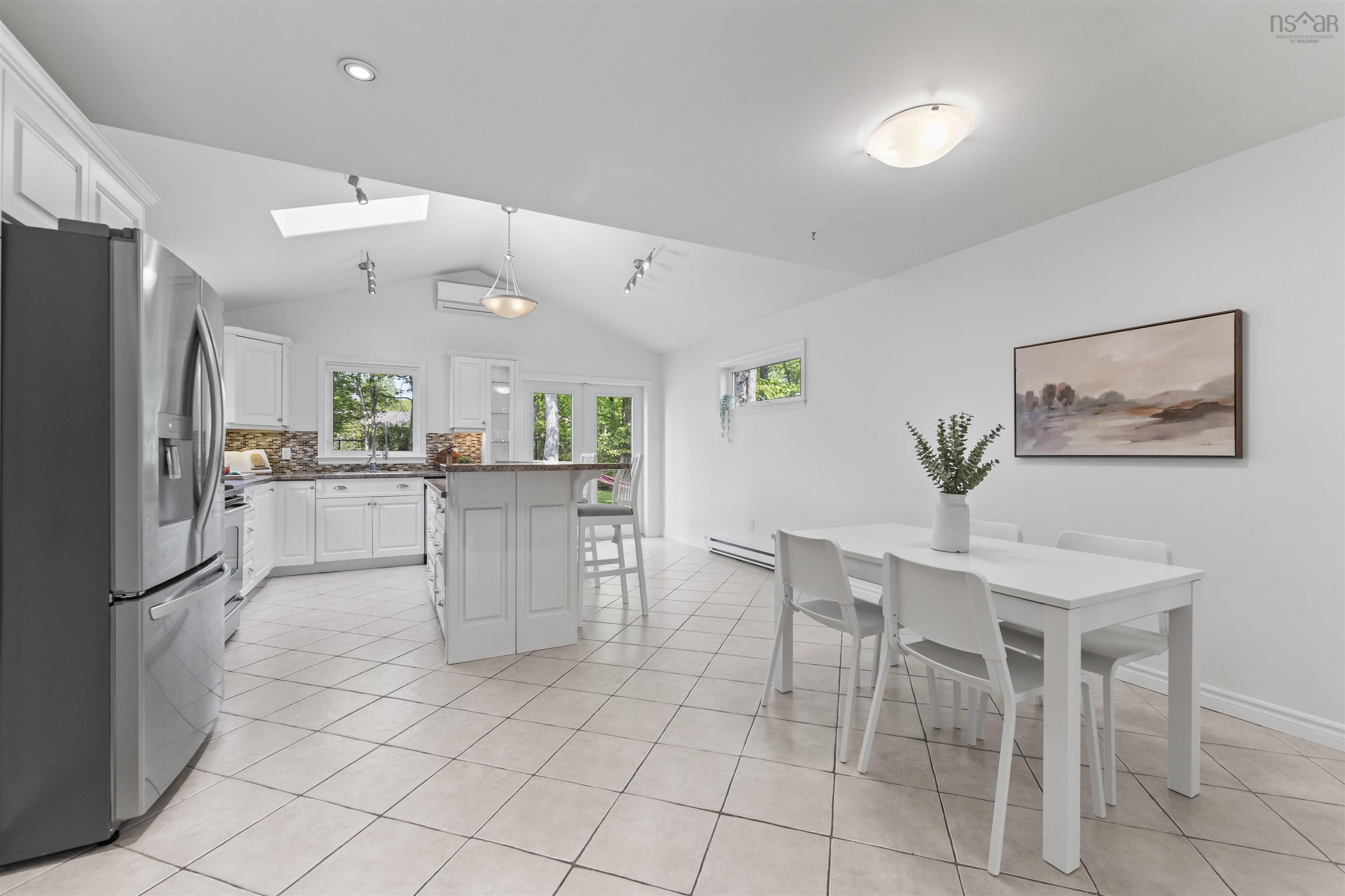 572 Basinview Drive photo #18