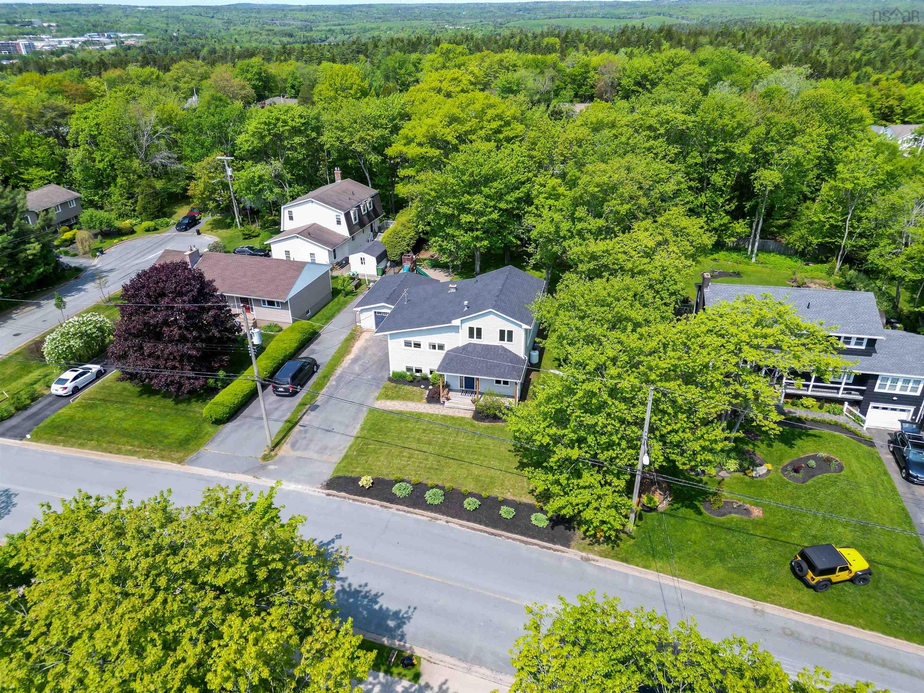 572 Basinview Drive photo #3