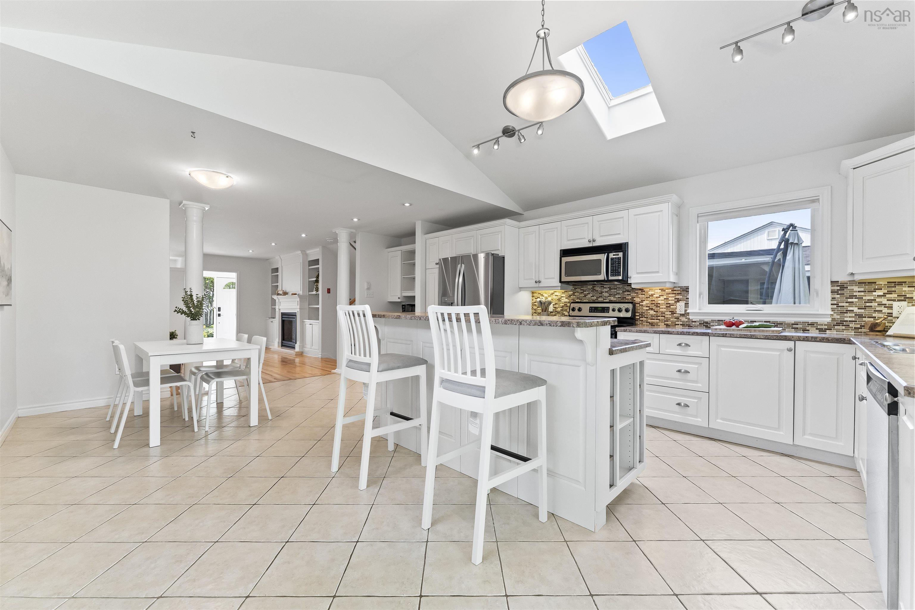 572 Basinview Drive photo #24
