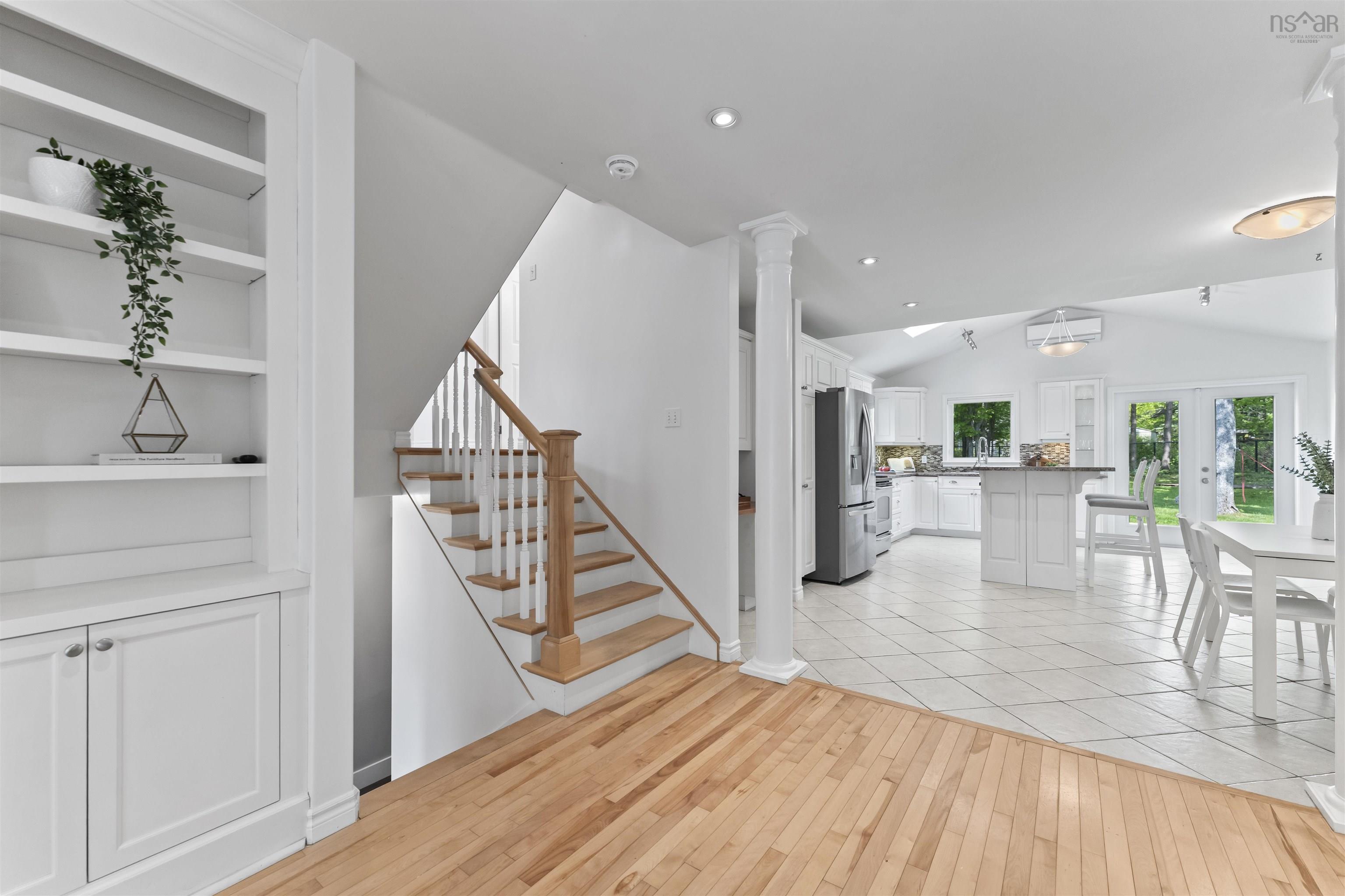 572 Basinview Drive photo #25