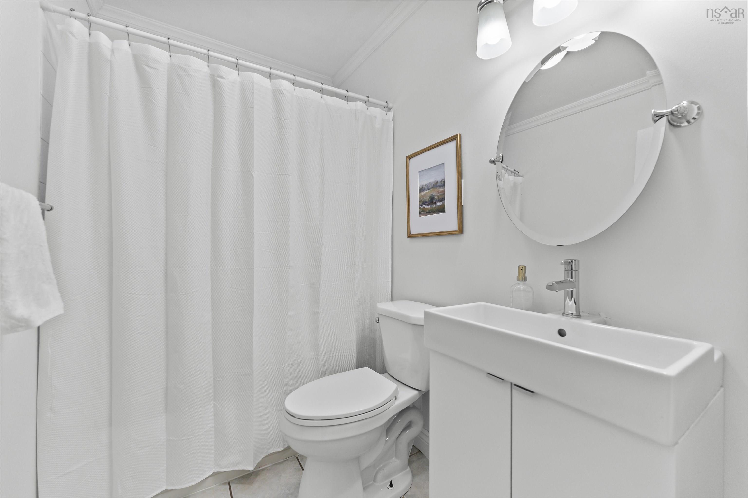 572 Basinview Drive photo #32