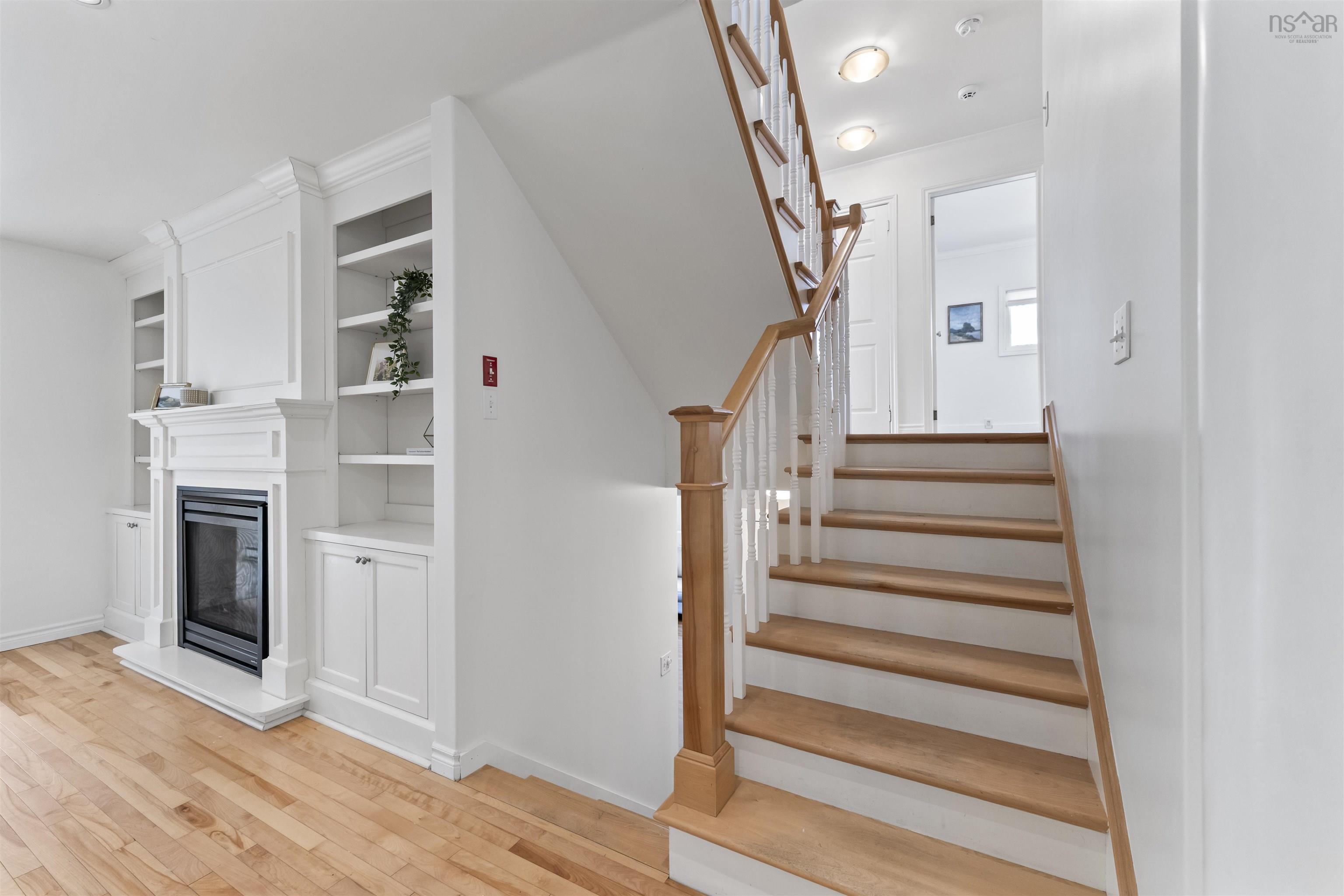 572 Basinview Drive photo #42