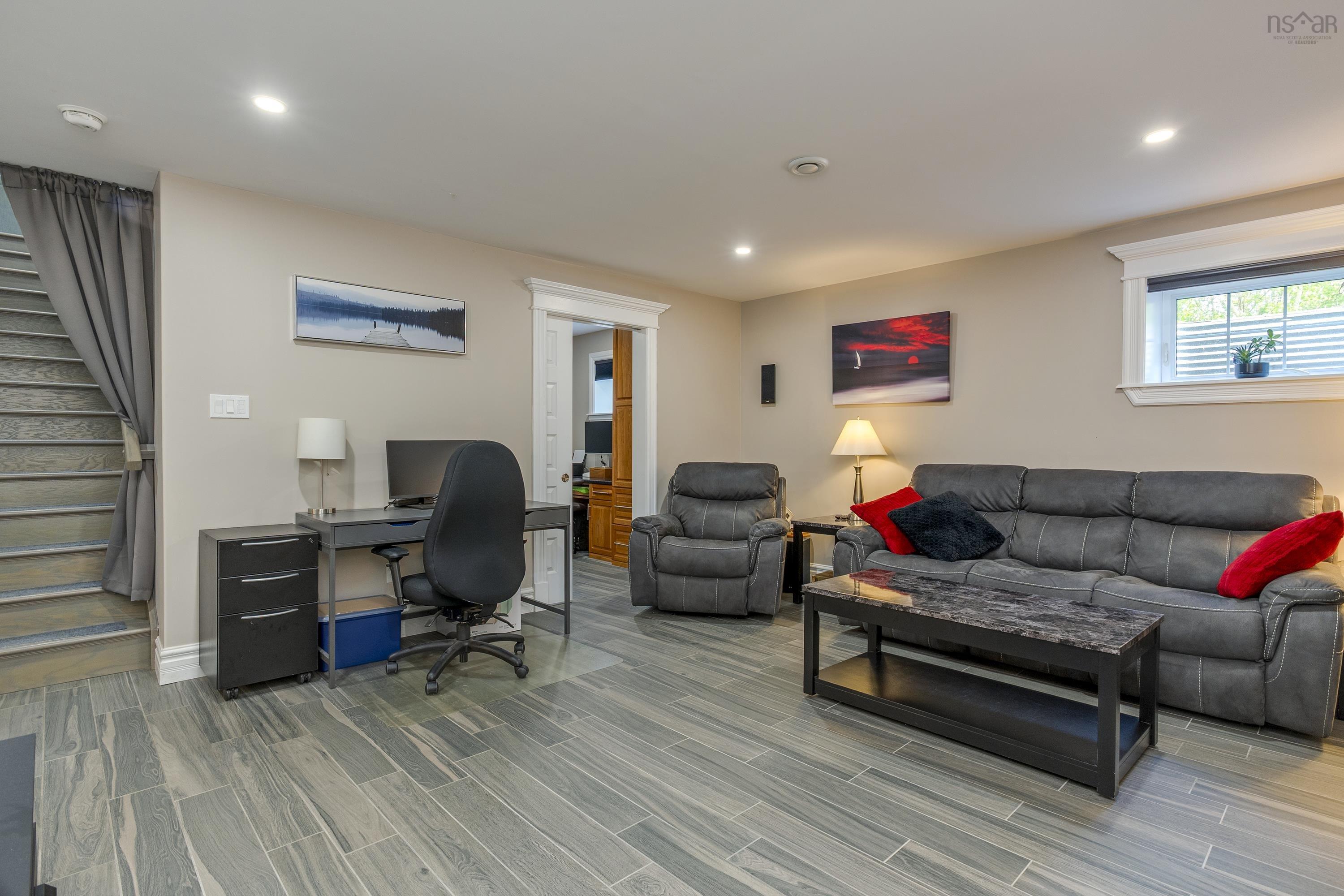 40 Sutherland Drive photo #18