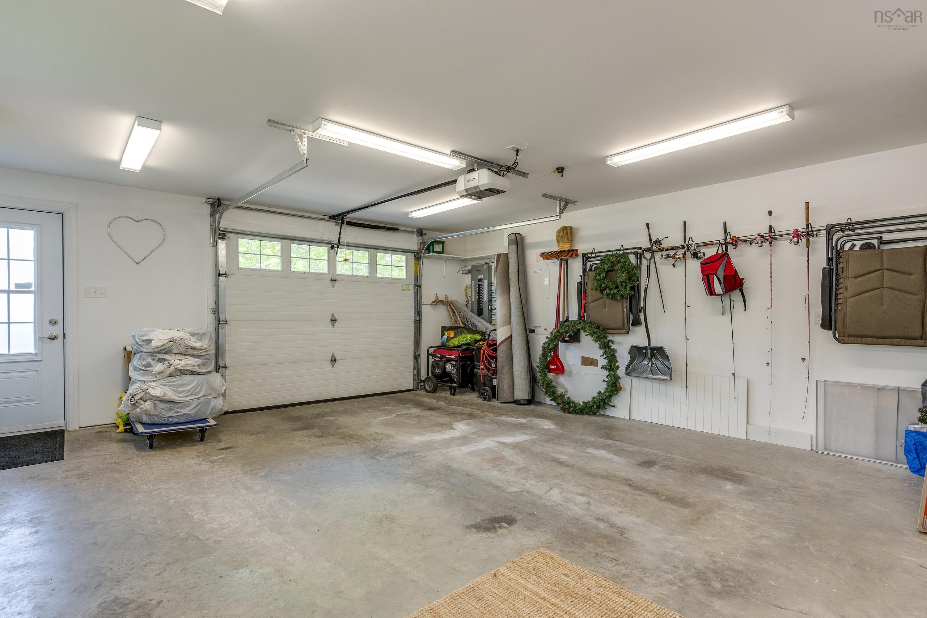 40 Sutherland Drive photo #25