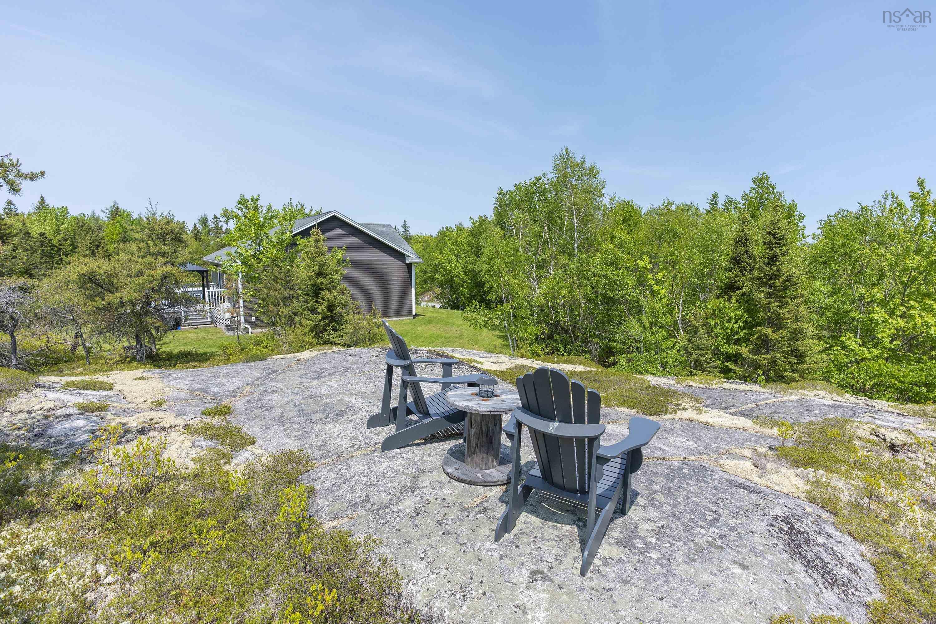 40 Sutherland Drive photo #31