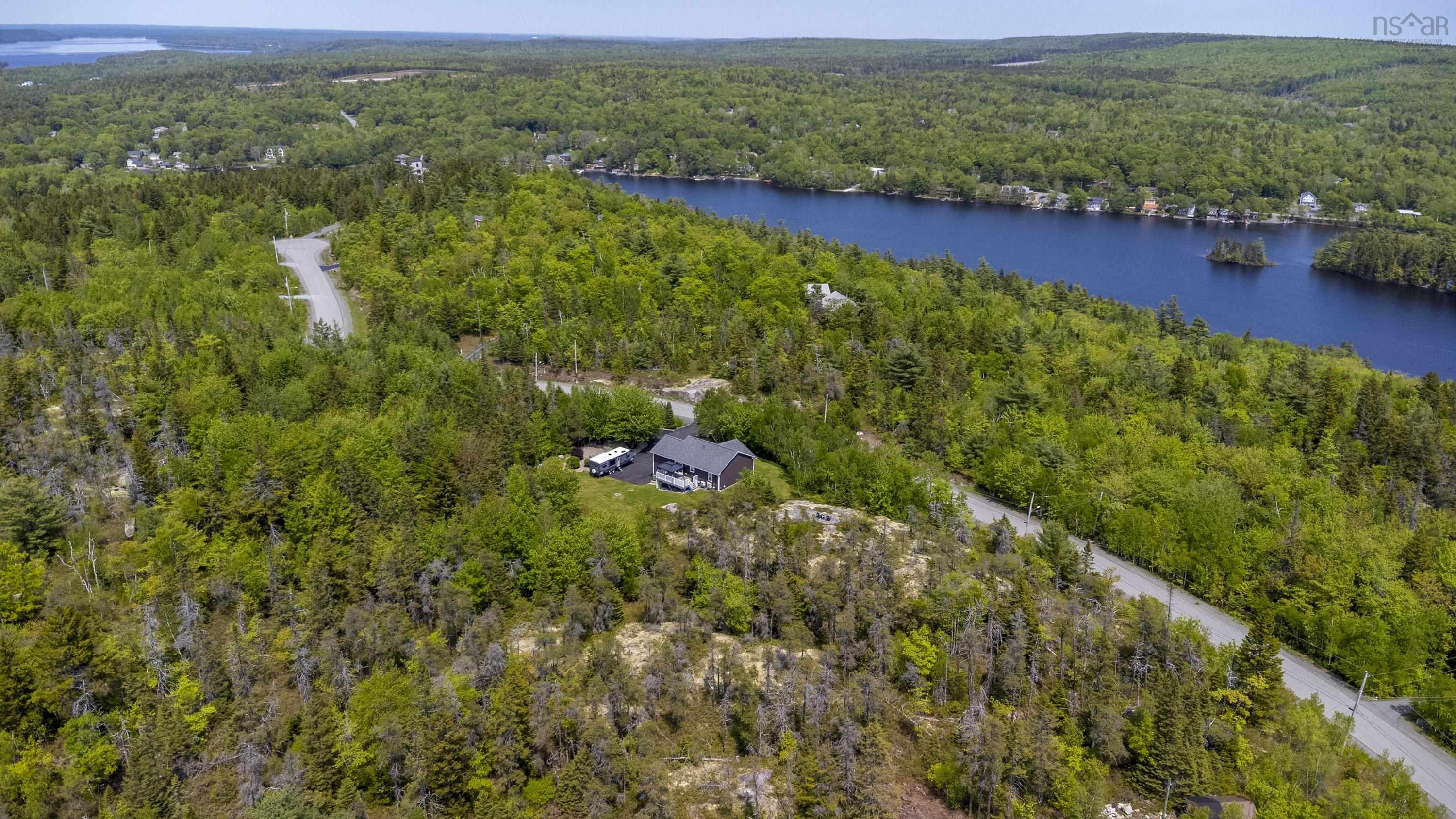 40 Sutherland Drive photo #39