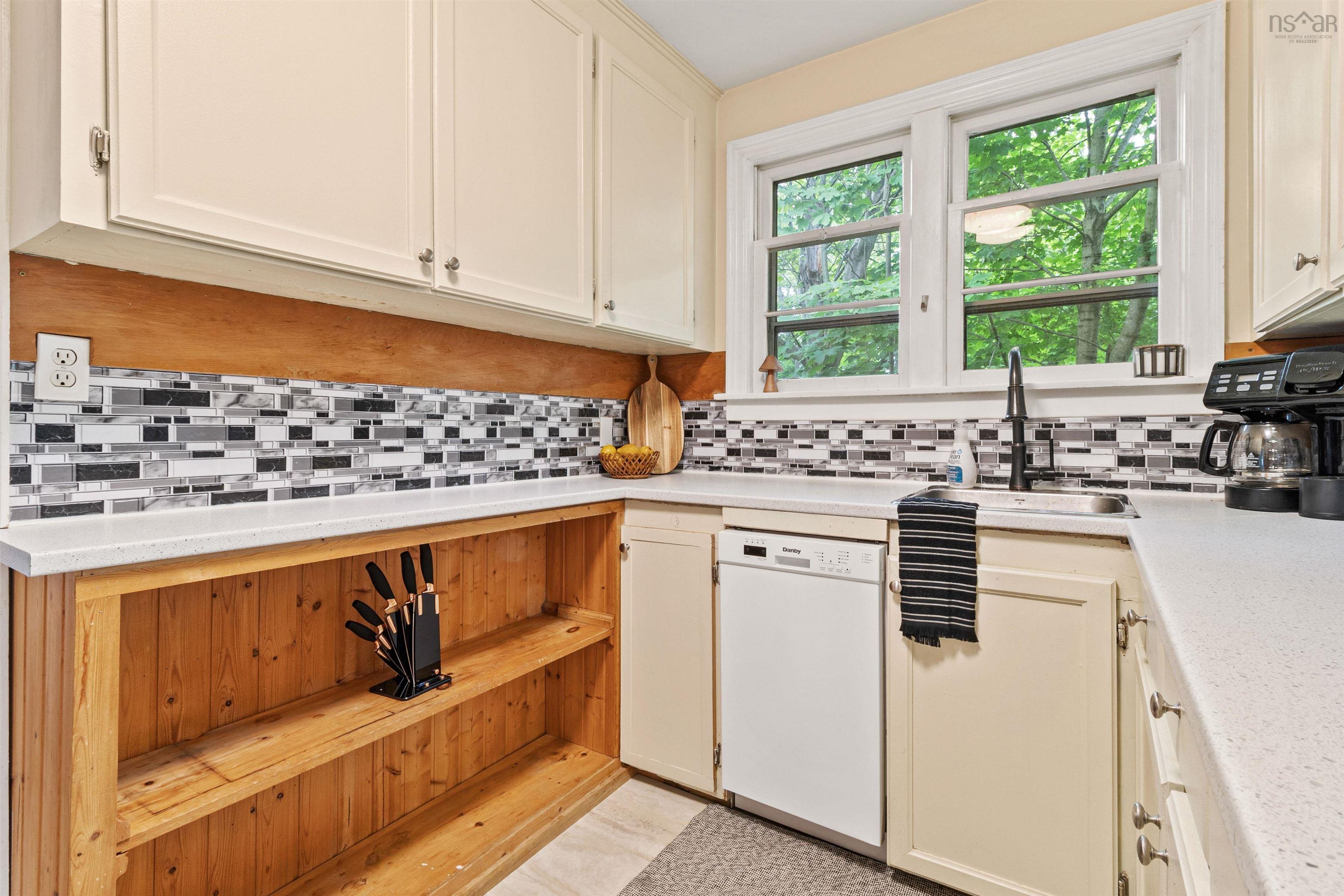 412 Portland Street photo #13
