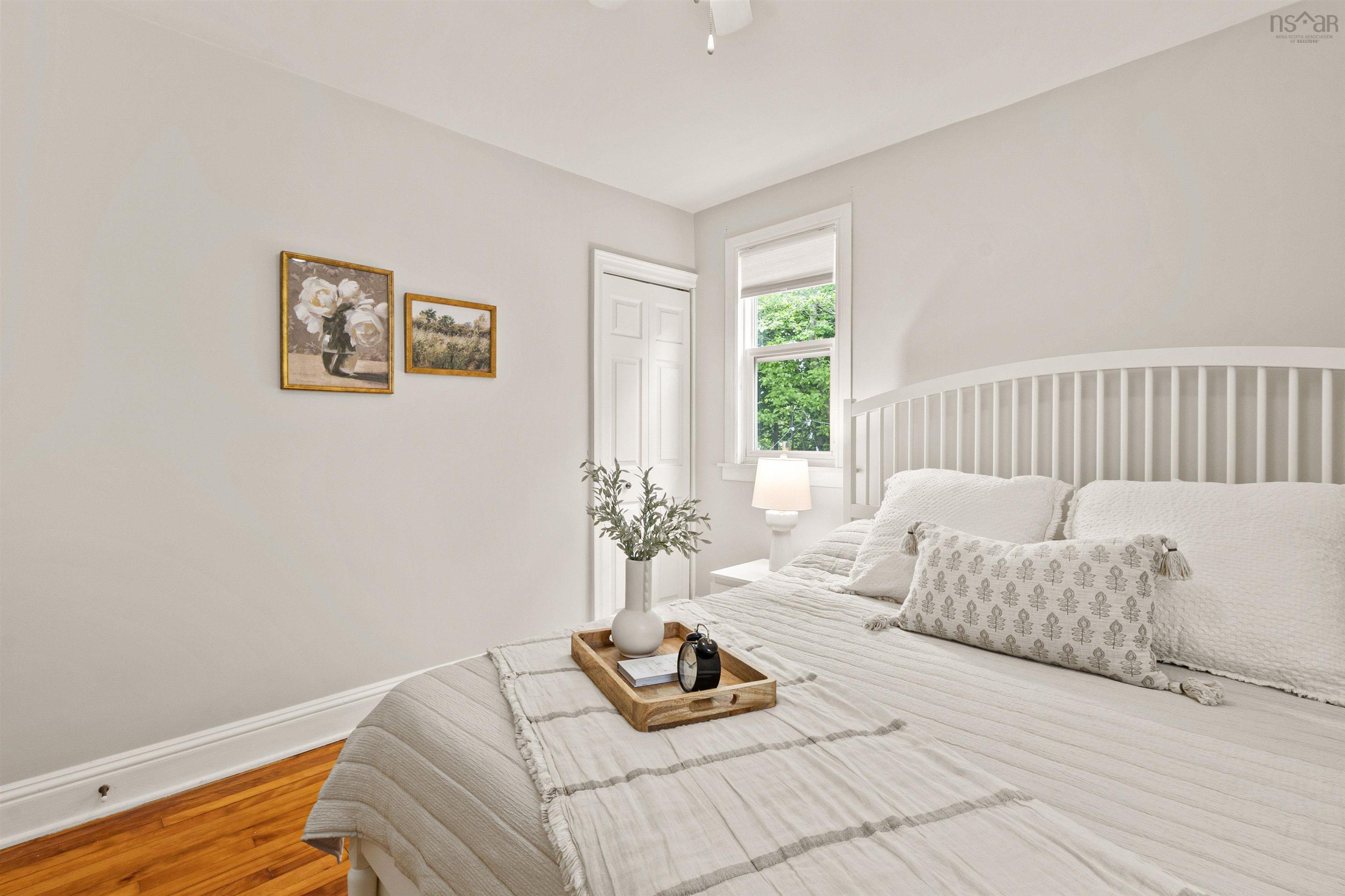 412 Portland Street photo #20
