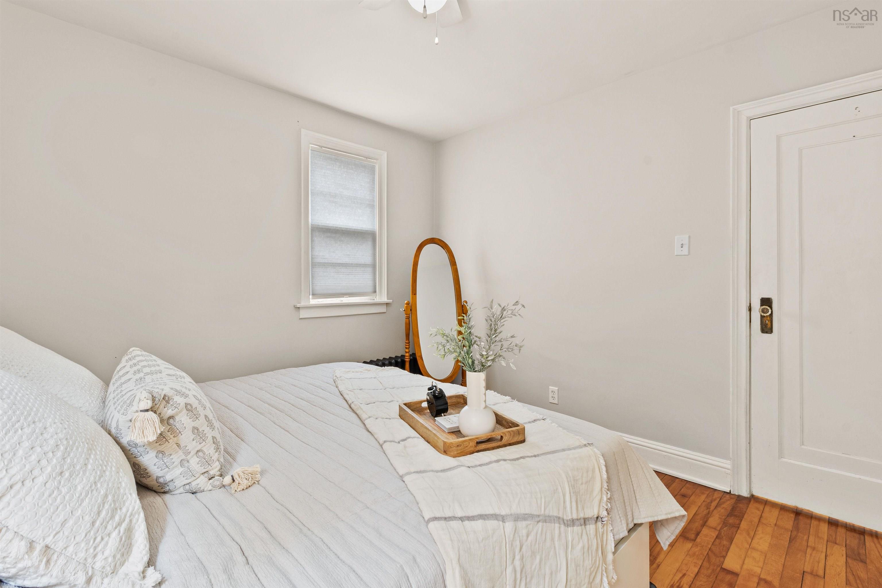 412 Portland Street photo #21