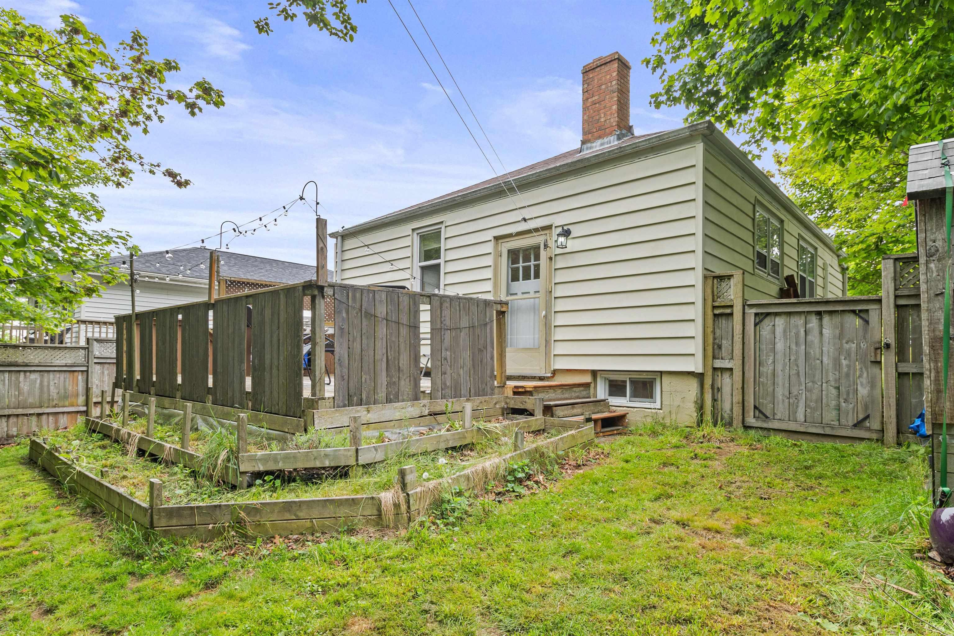412 Portland Street photo #34