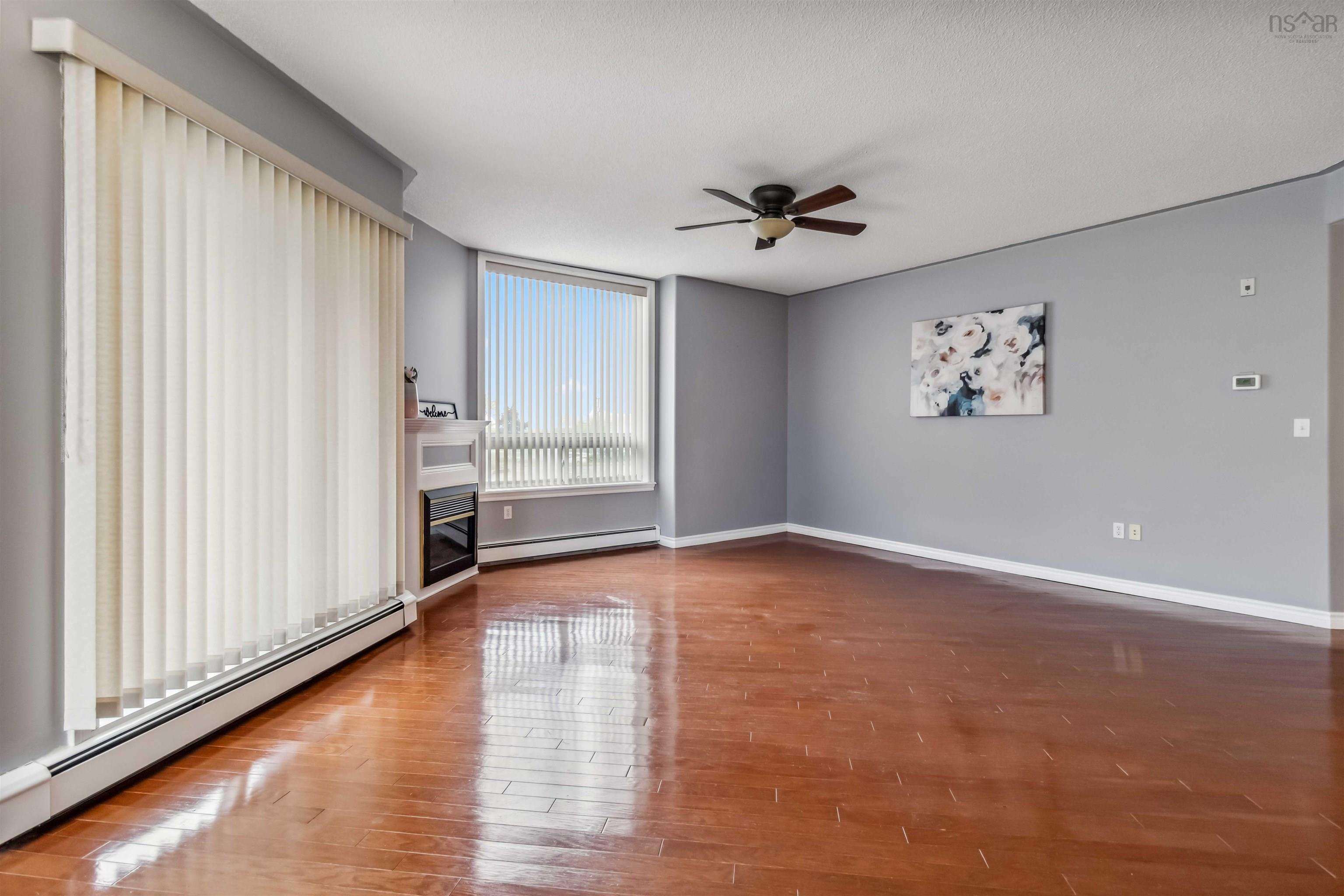 102 10 Regency Park Drive photo #20