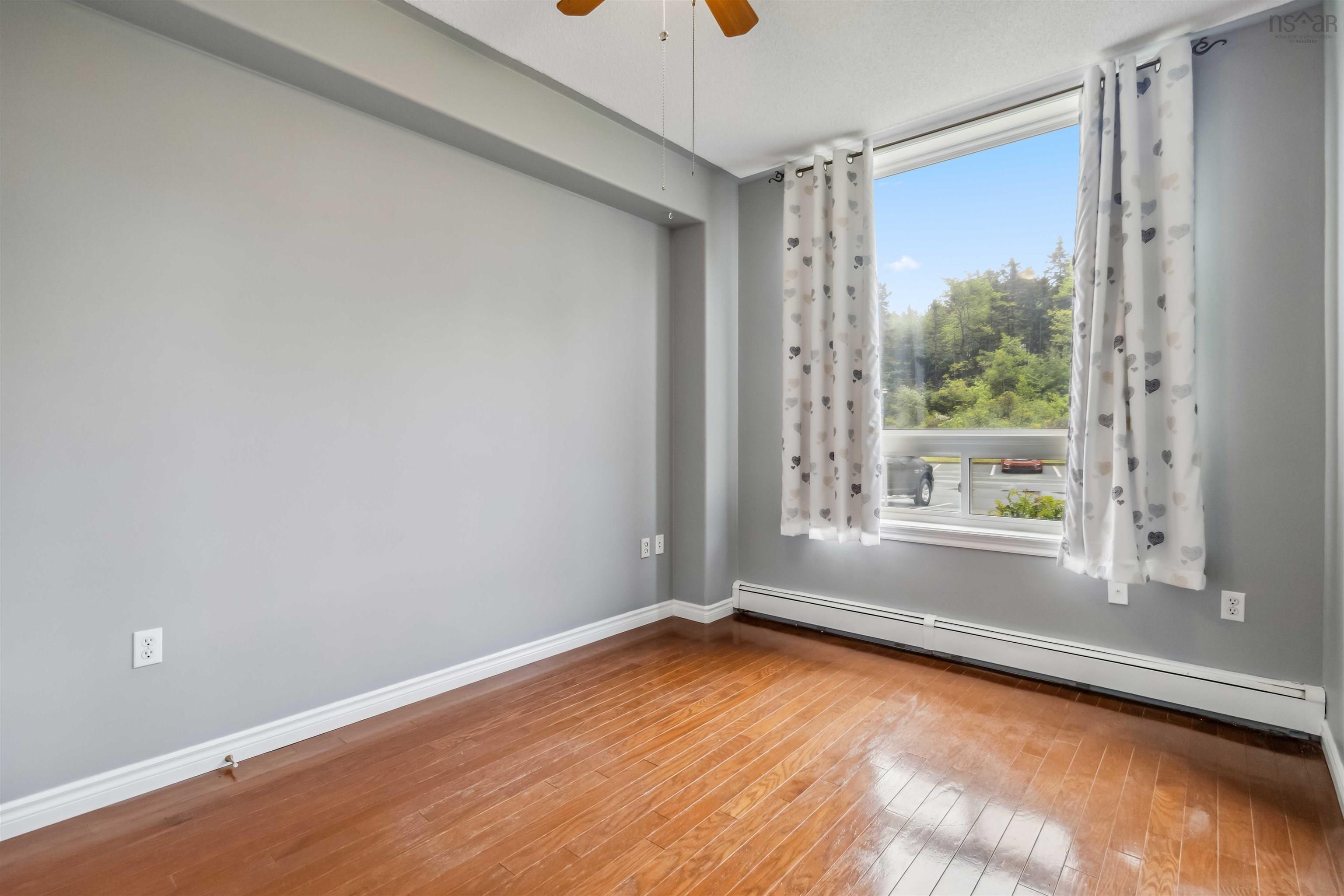 102 10 Regency Park Drive photo #27