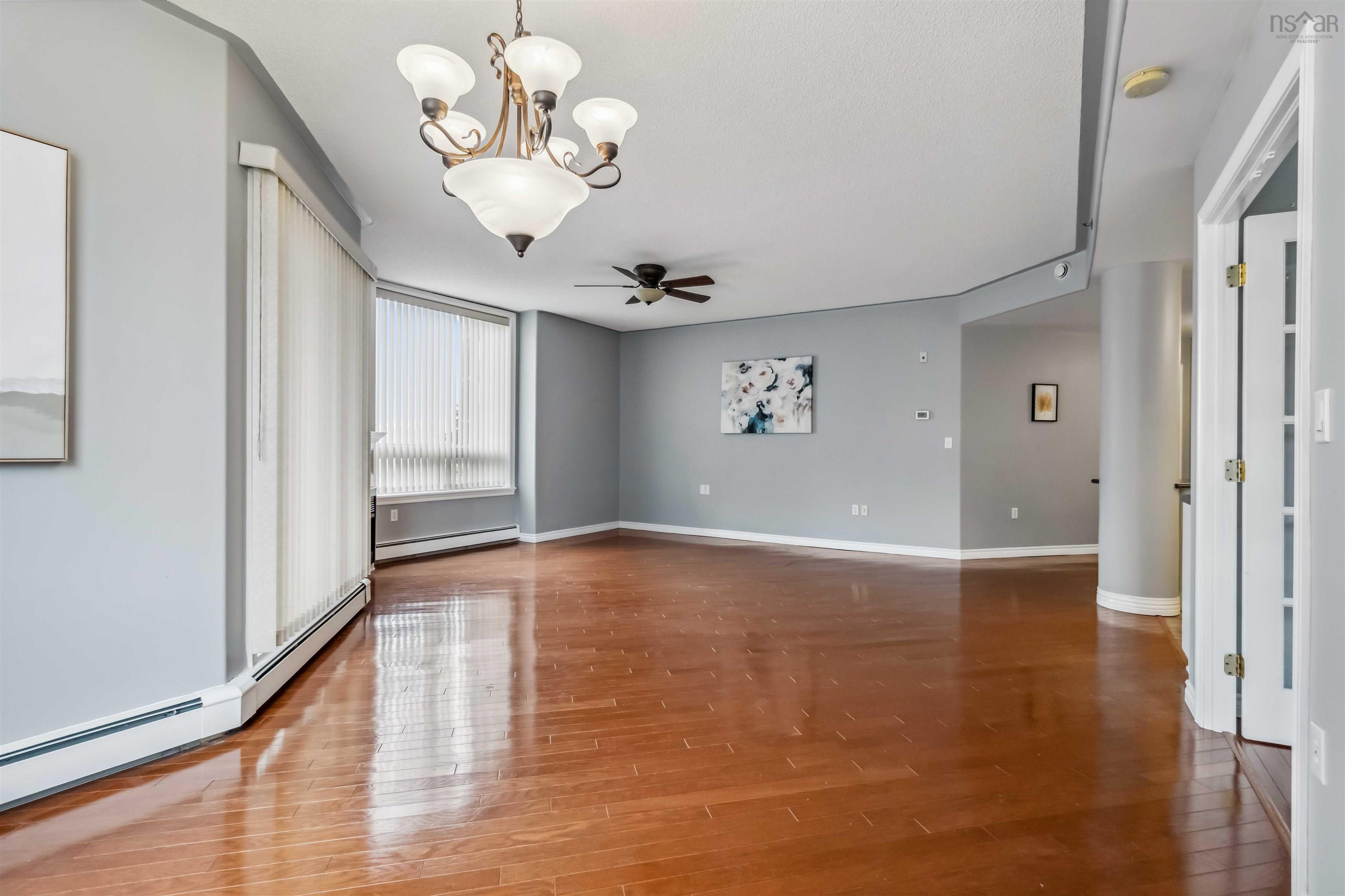 102 10 Regency Park Drive photo #30