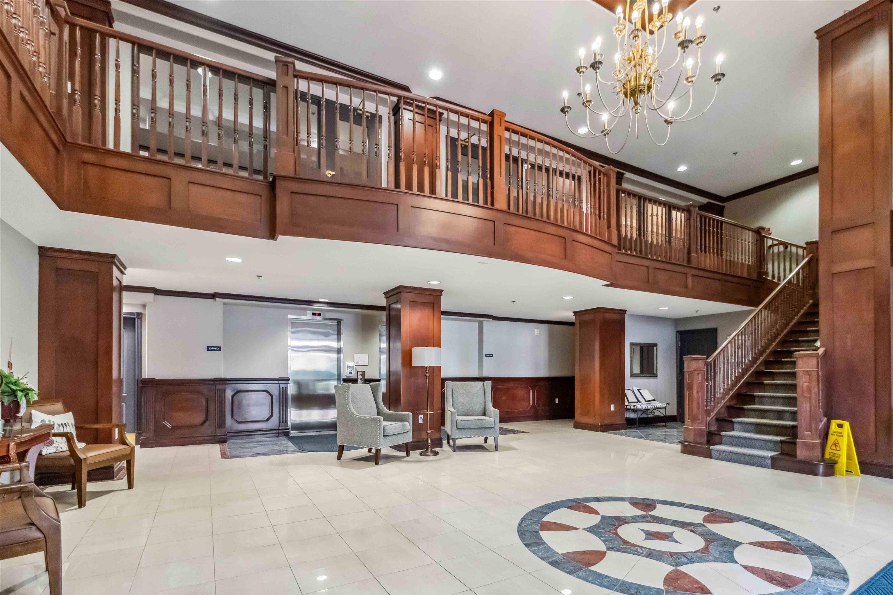 102 10 Regency Park Drive photo #4