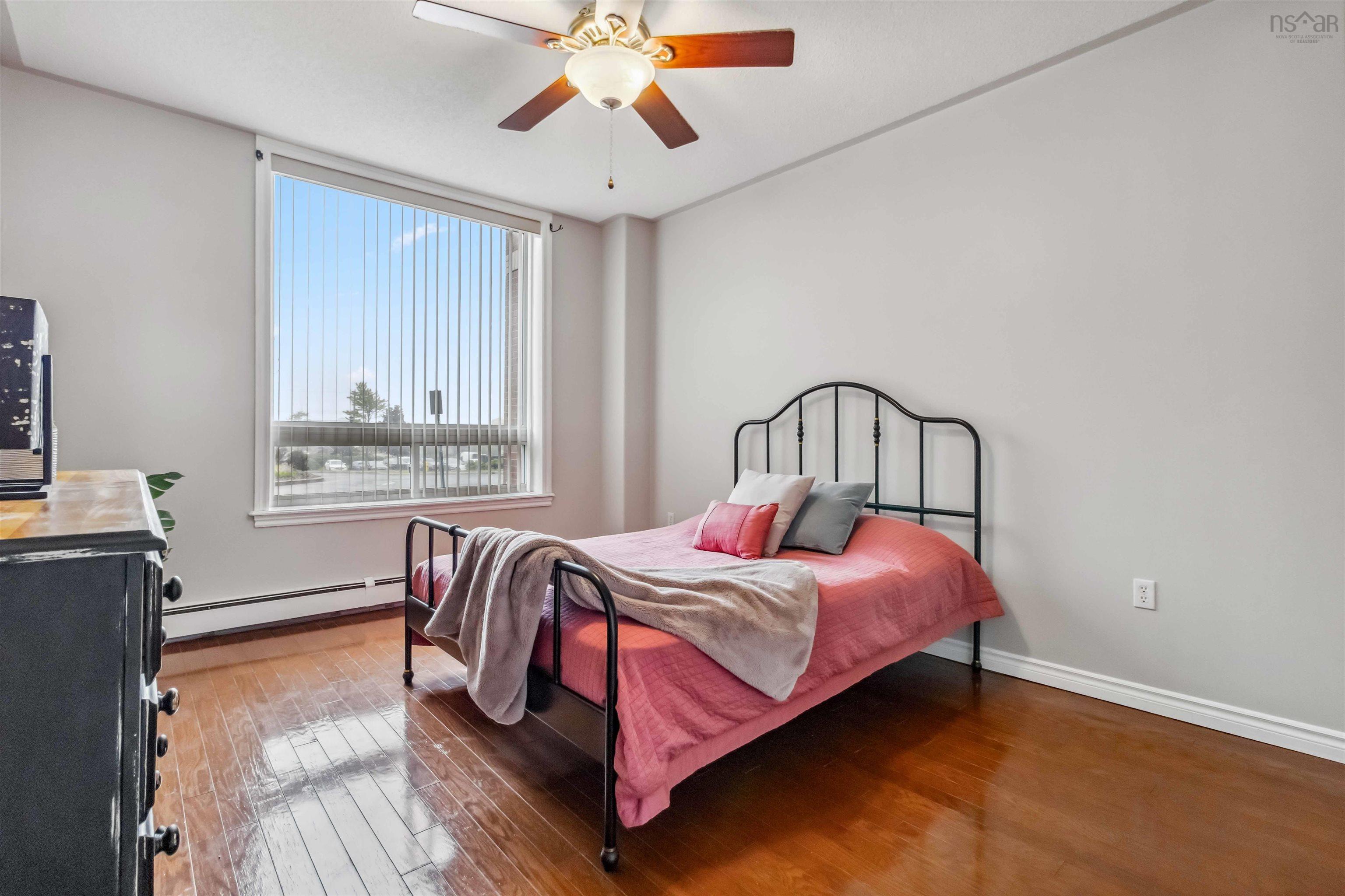 102 10 Regency Park Drive photo #40