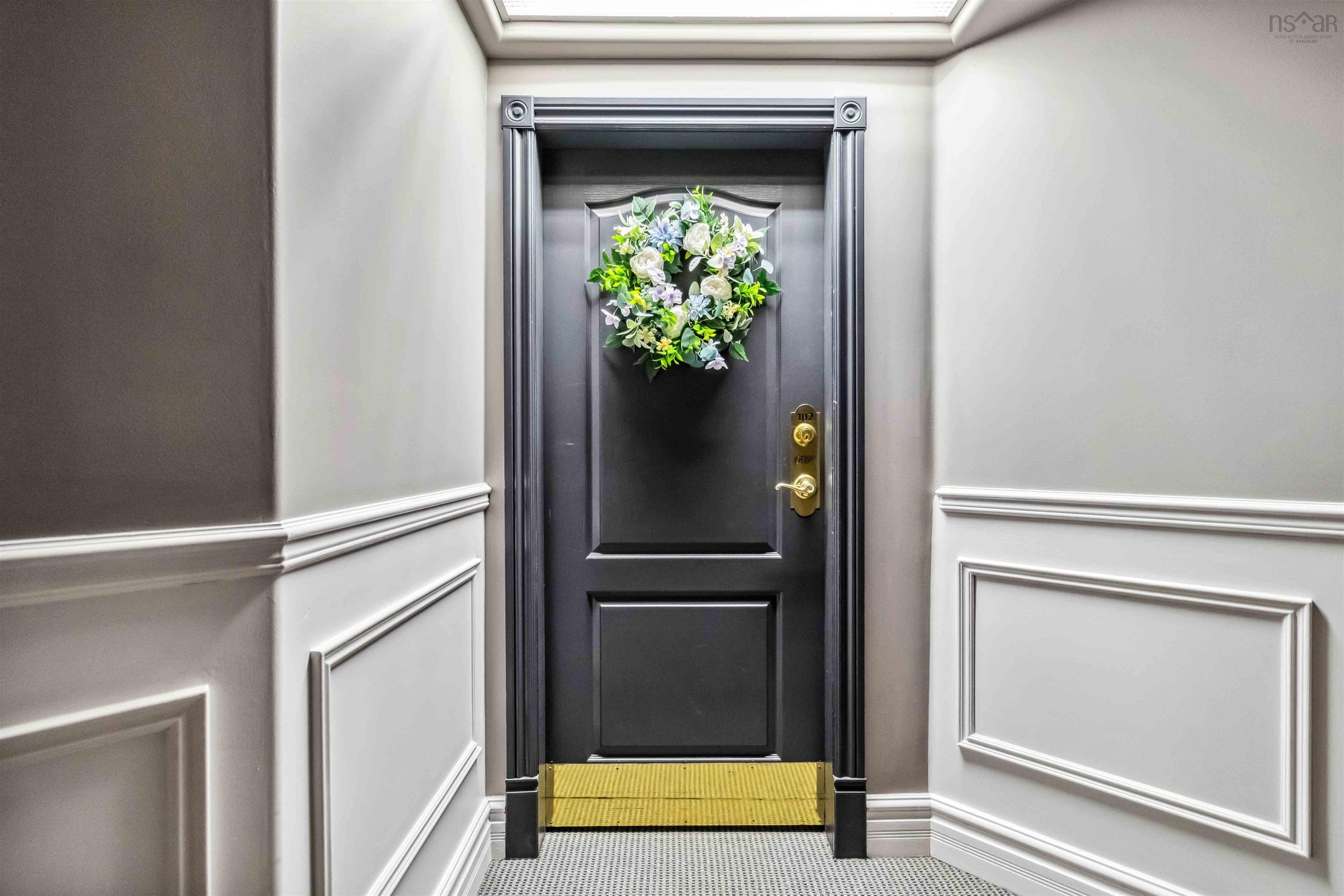 102 10 Regency Park Drive photo #5