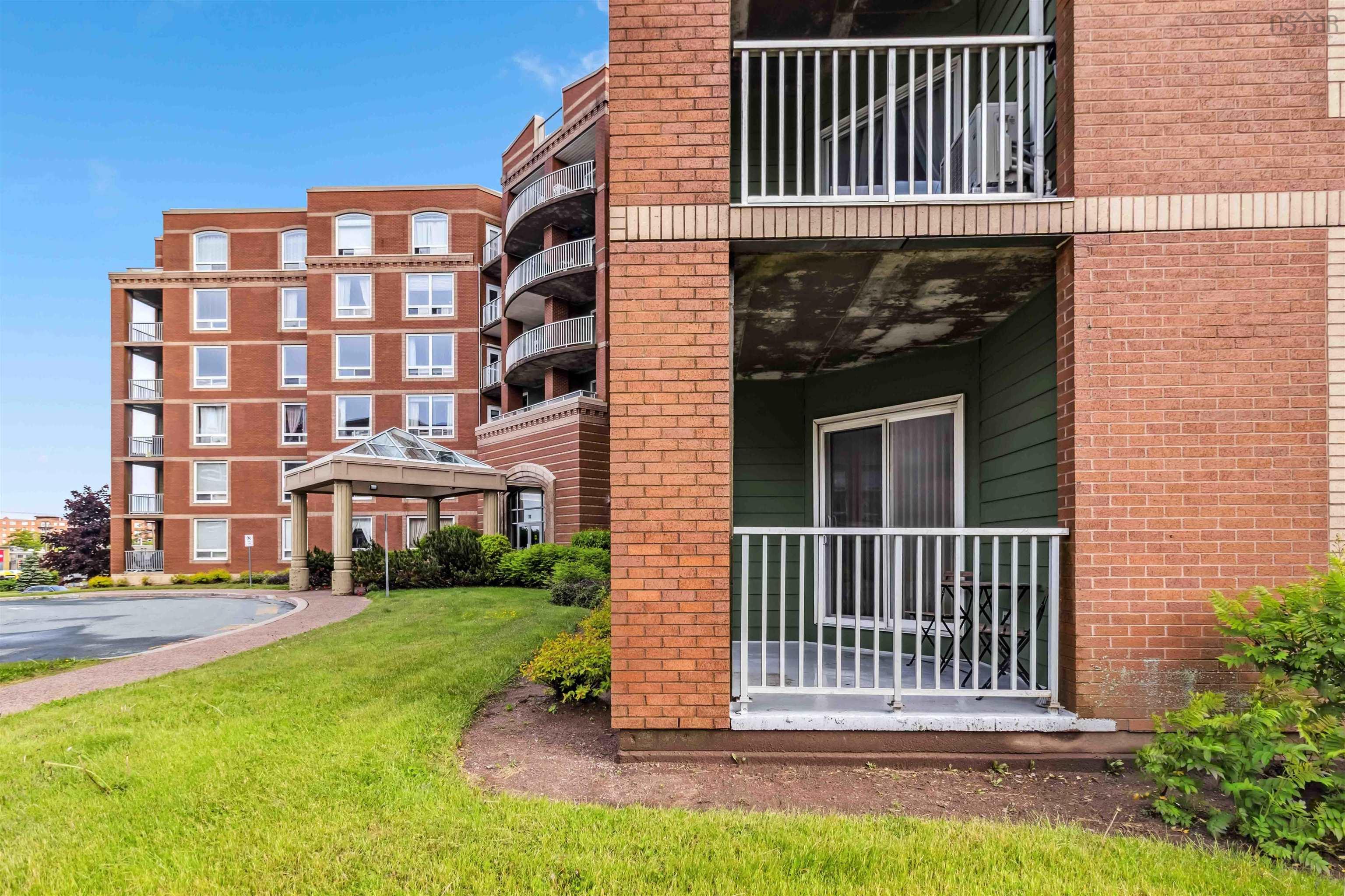 102 10 Regency Park Drive photo #48