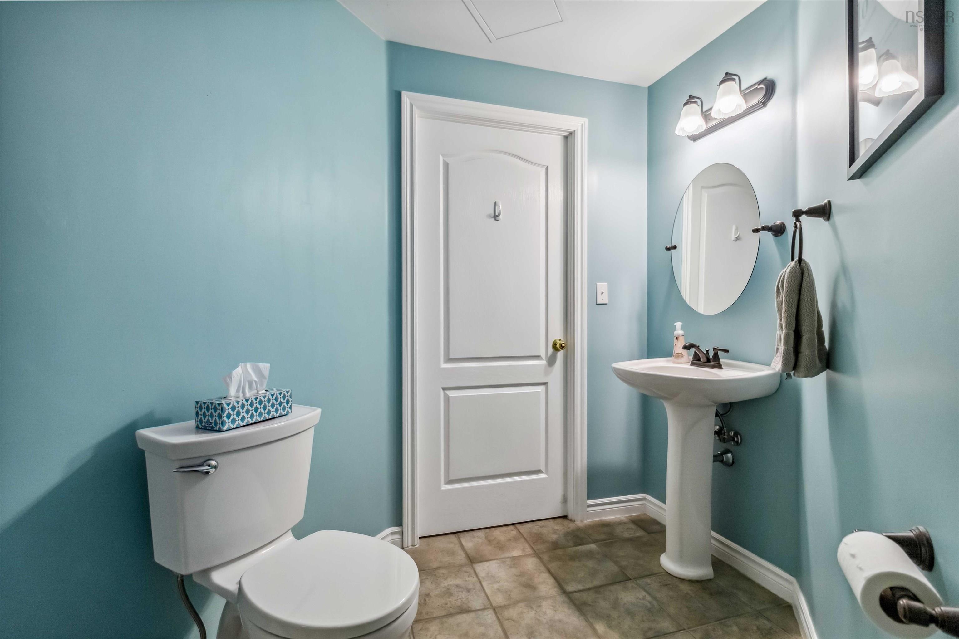 102 10 Regency Park Drive photo #9