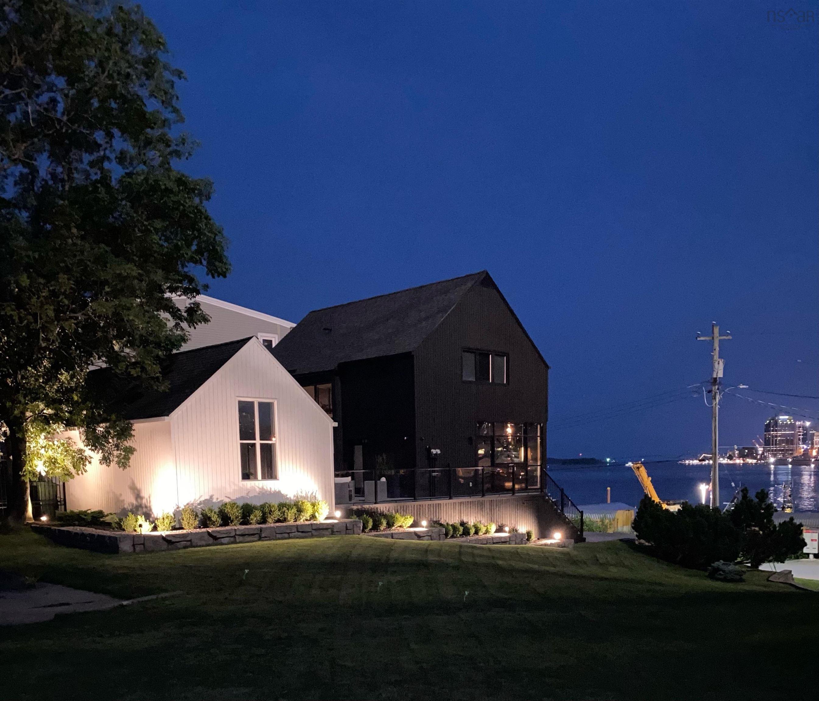 90 Shore Road photo #3