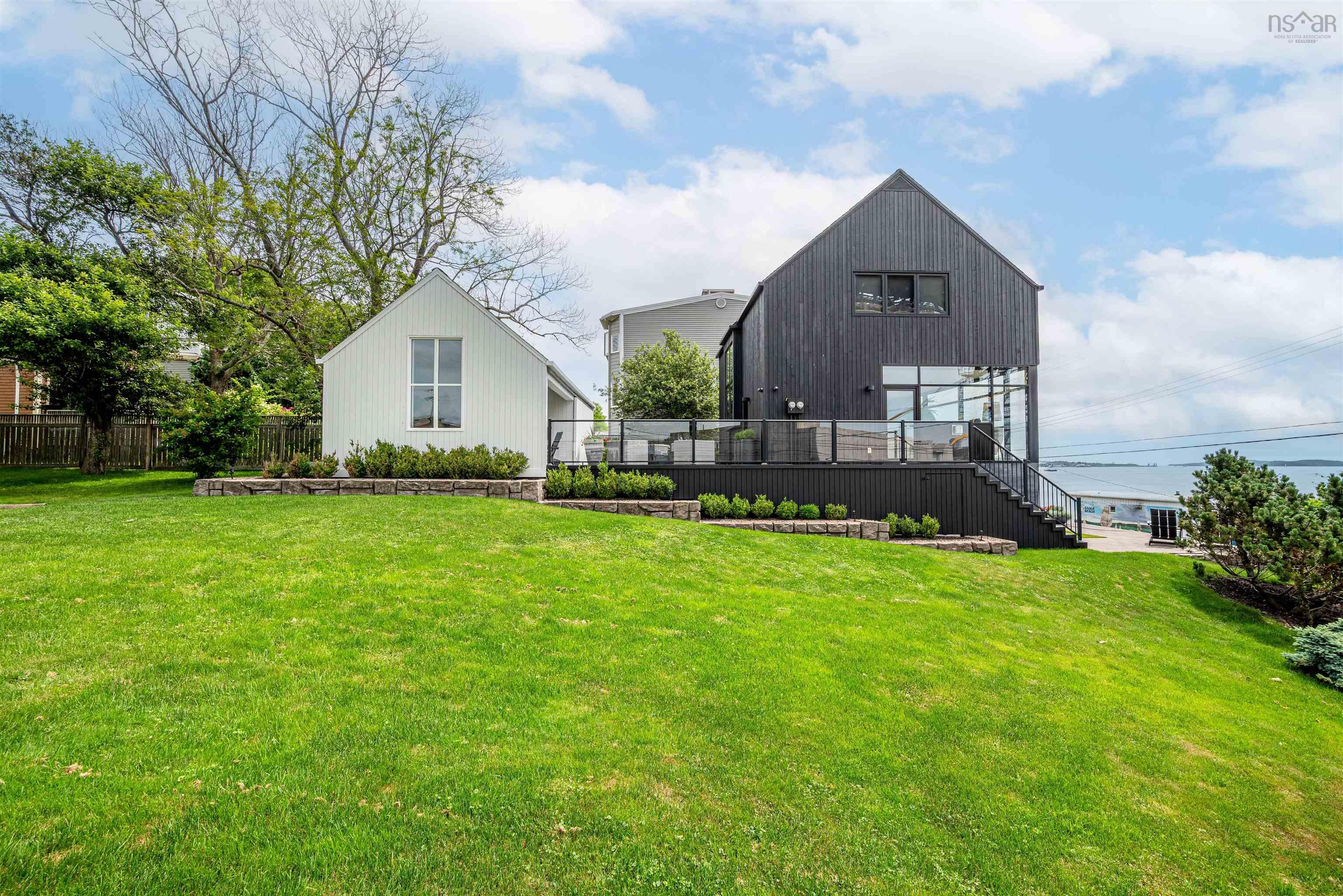 90 Shore Road photo #48