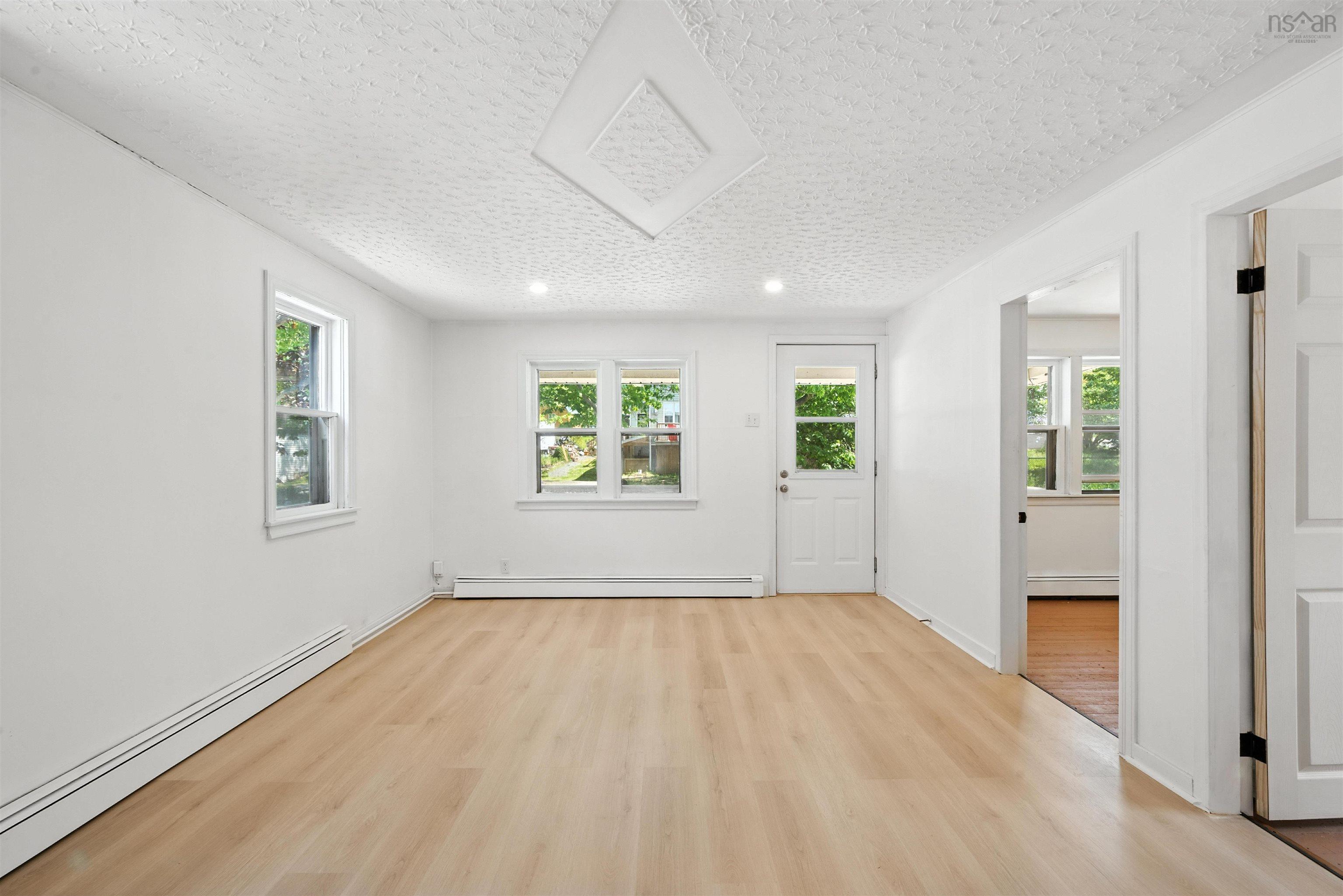 26 Franklyn Street photo #2