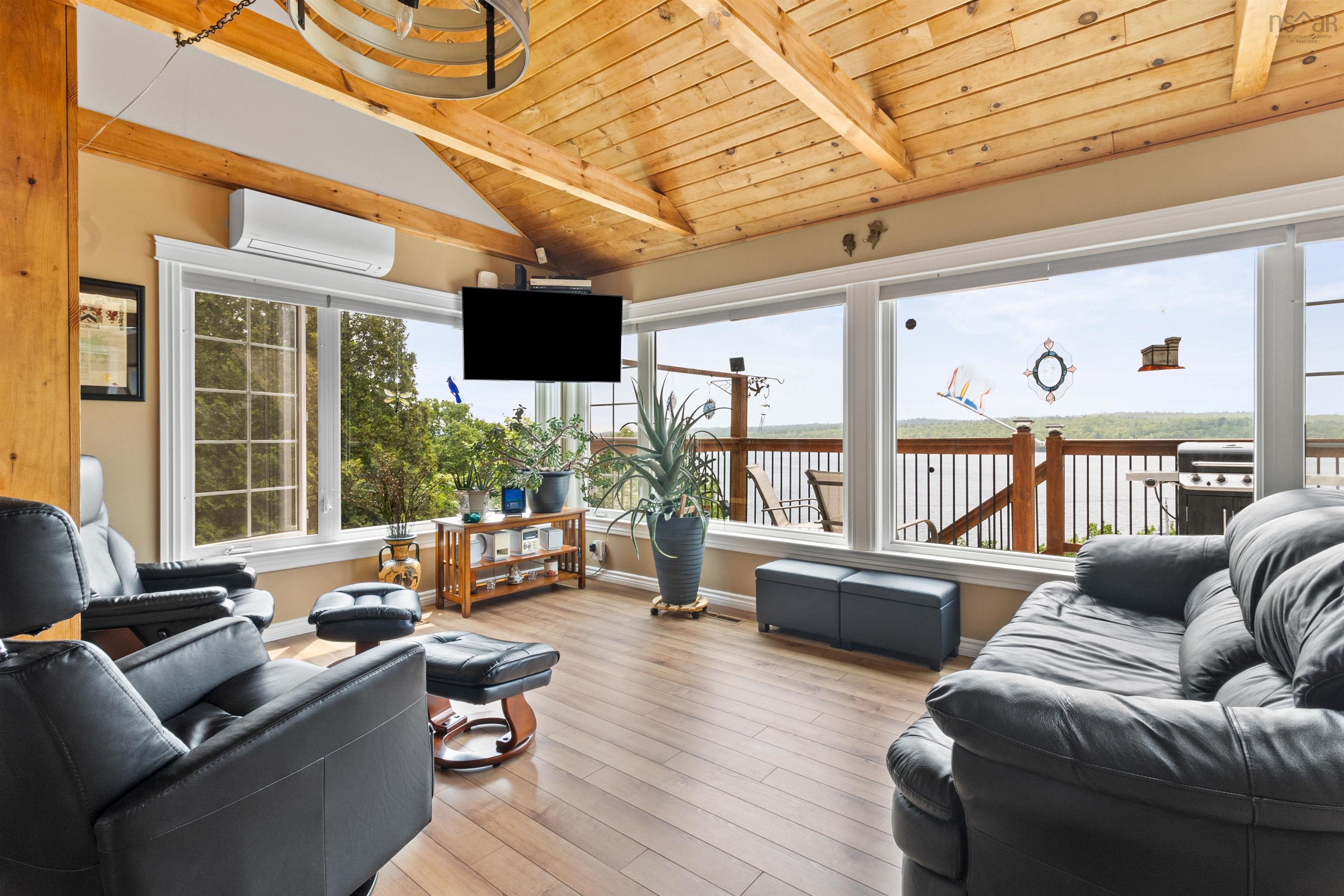 1900 Waverley Road photo #14