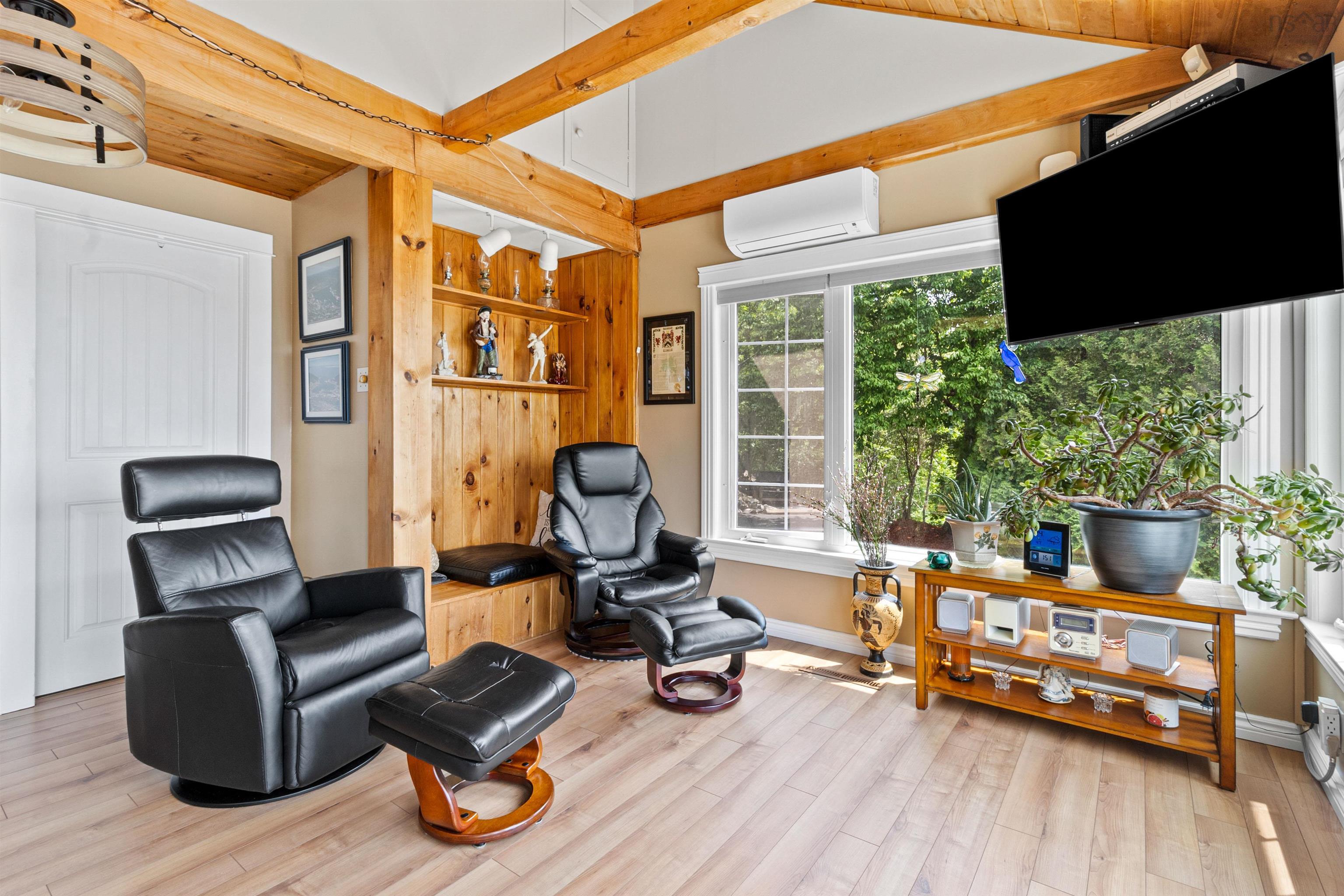 1900 Waverley Road photo #15