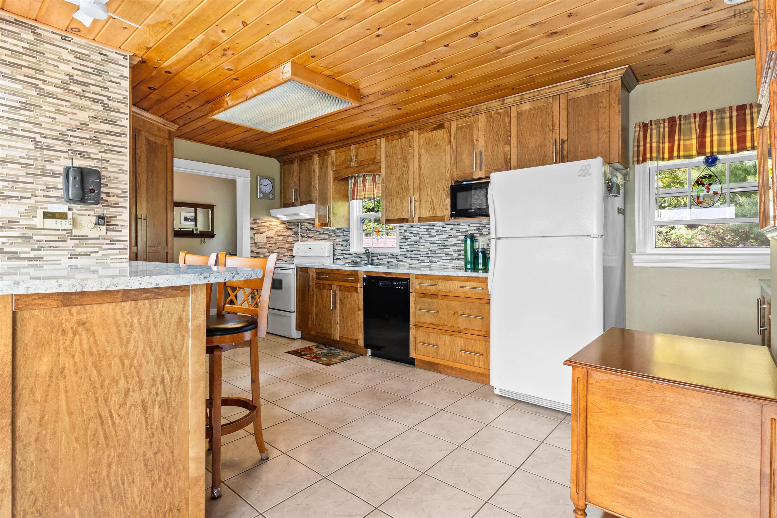 1900 Waverley Road photo #17