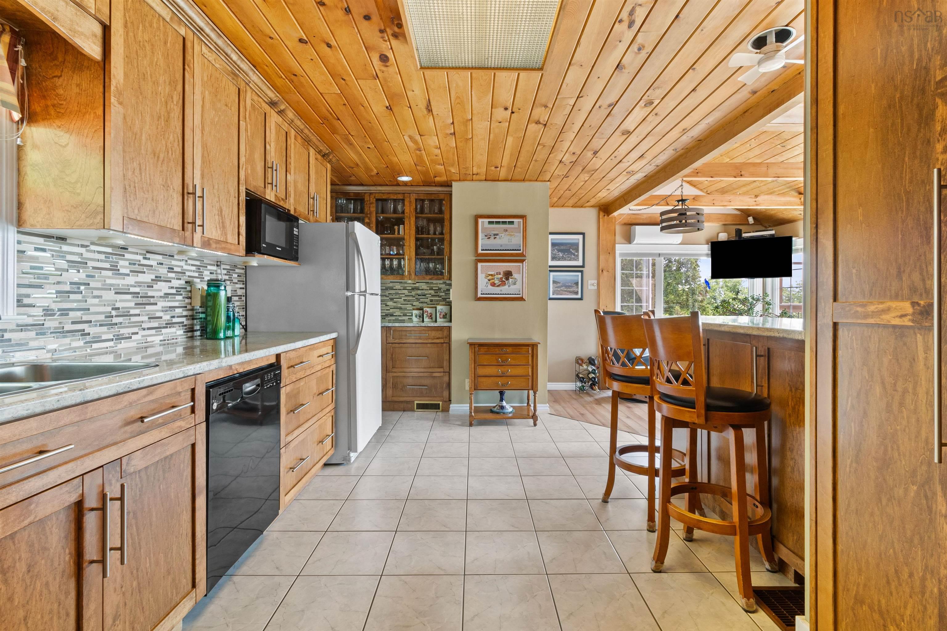 1900 Waverley Road photo #19