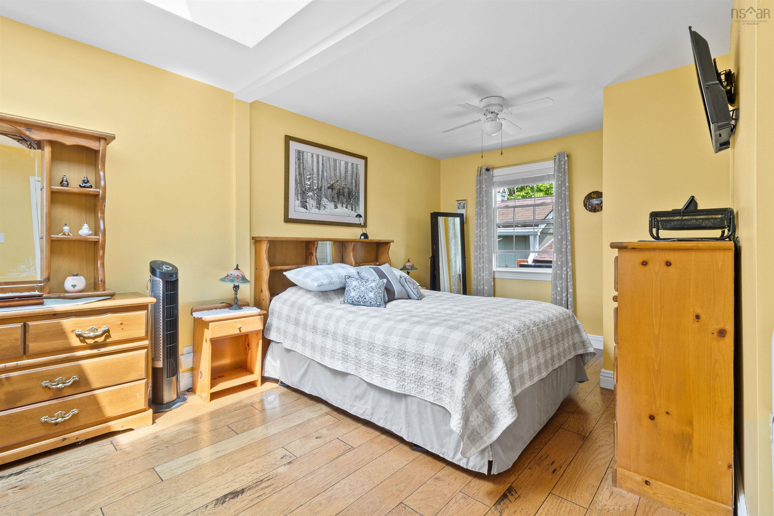 1900 Waverley Road photo #25