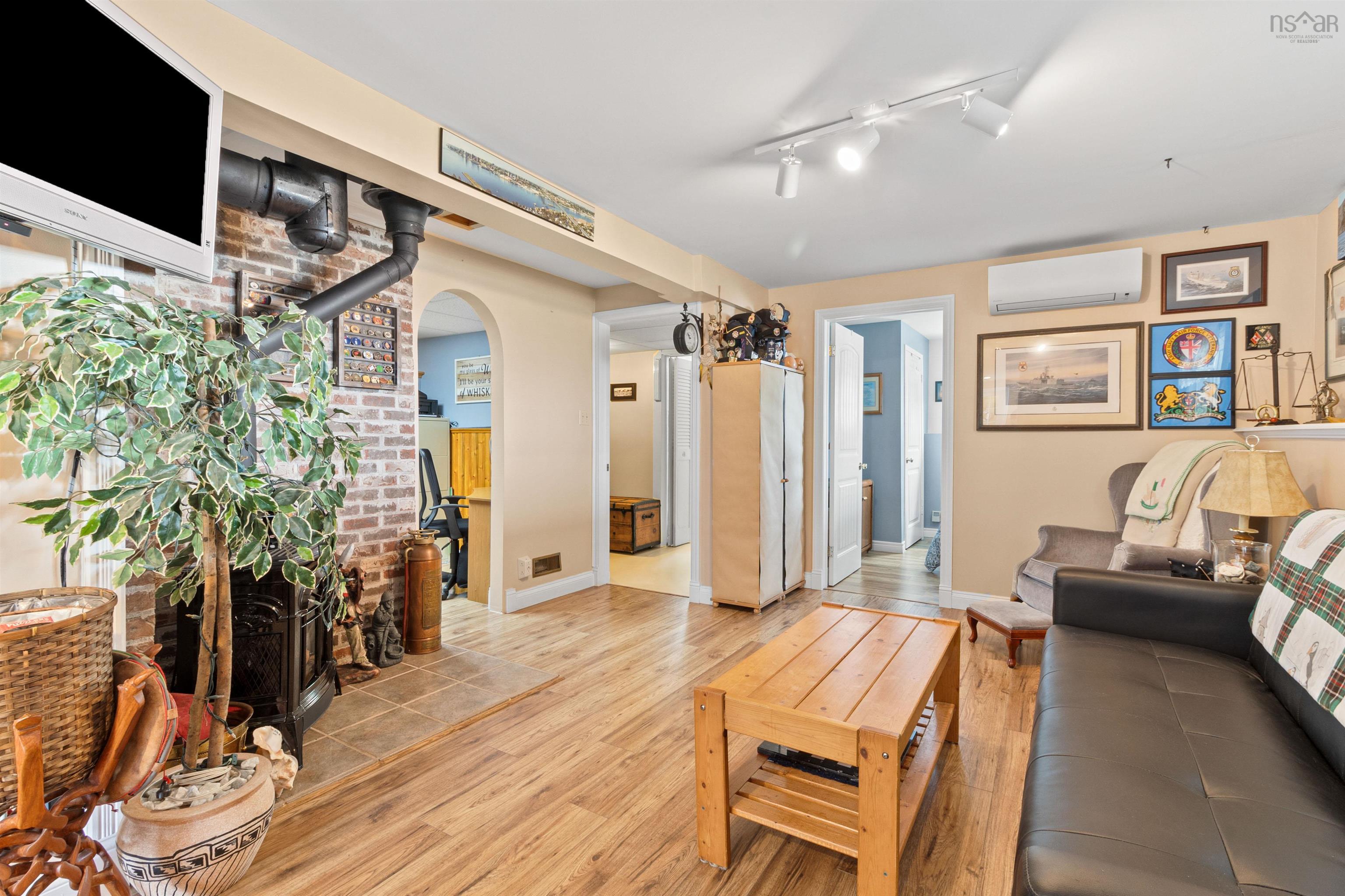 1900 Waverley Road photo #31