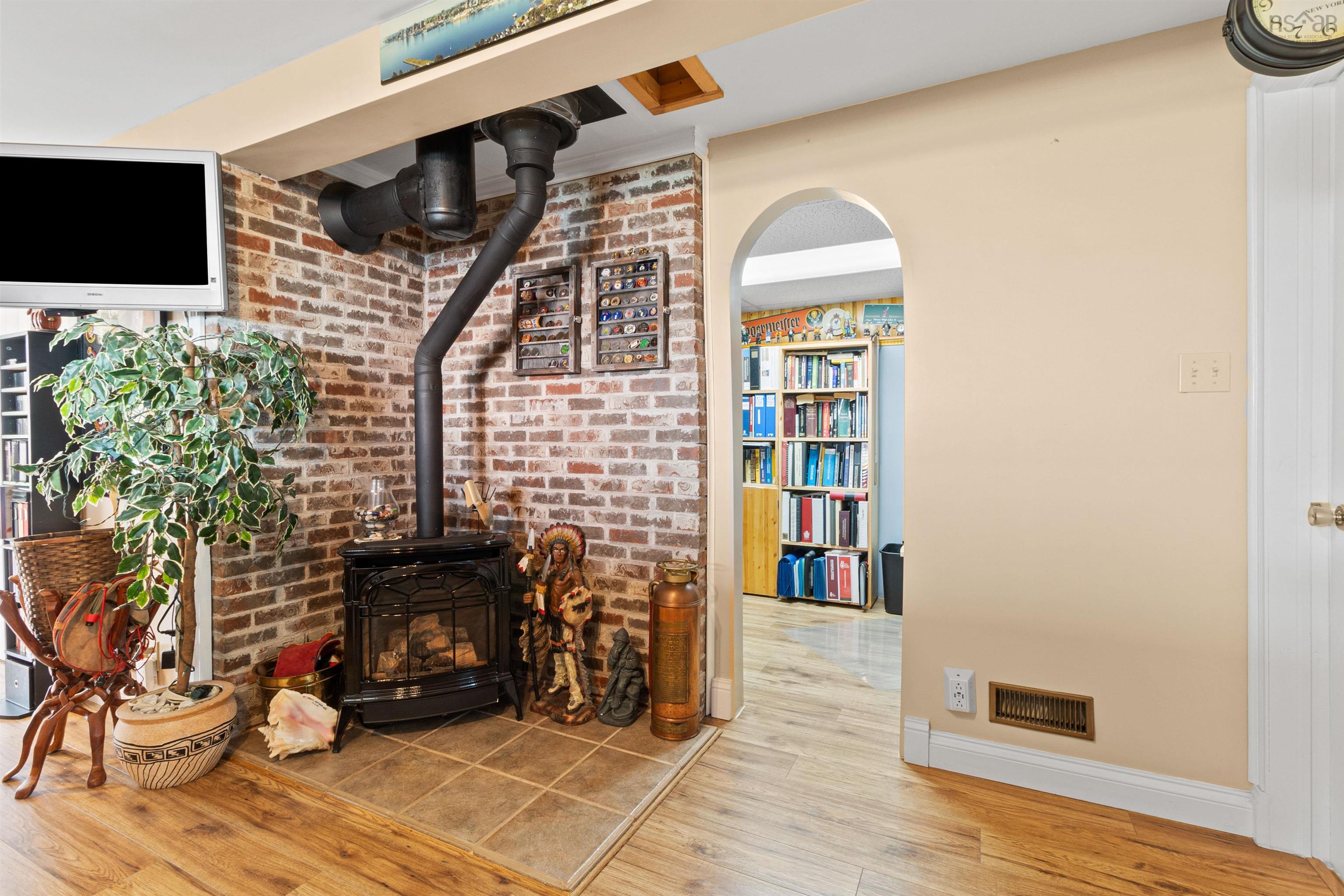 1900 Waverley Road photo #32