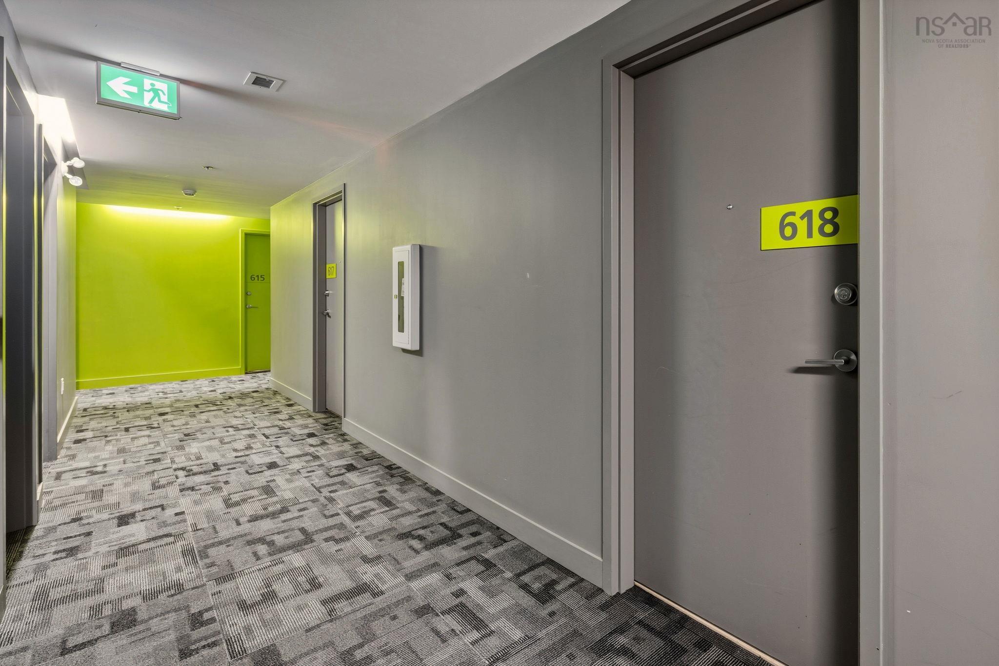 618 1048 Wellington Street photo #2