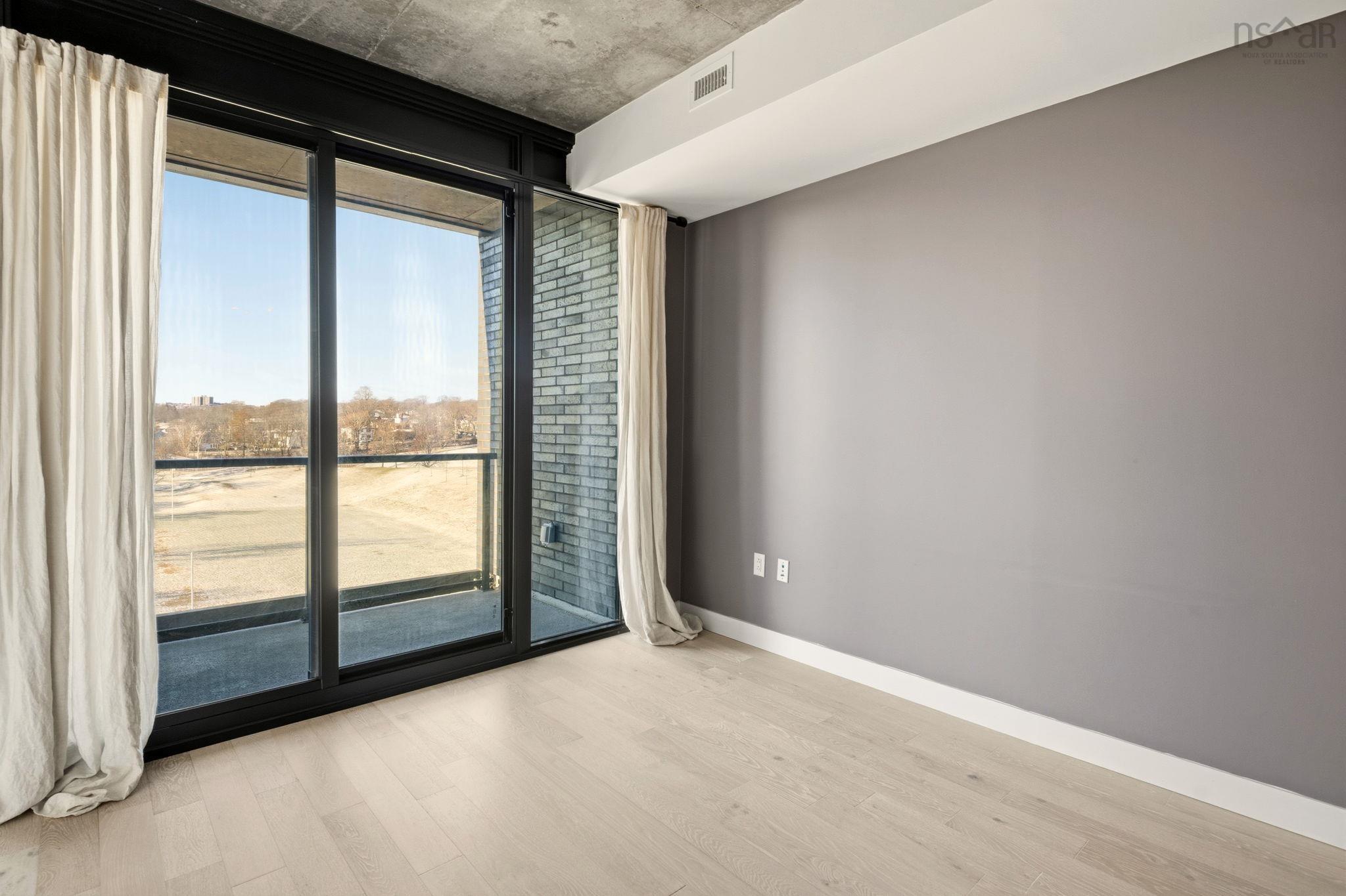 618 1048 Wellington Street photo #12