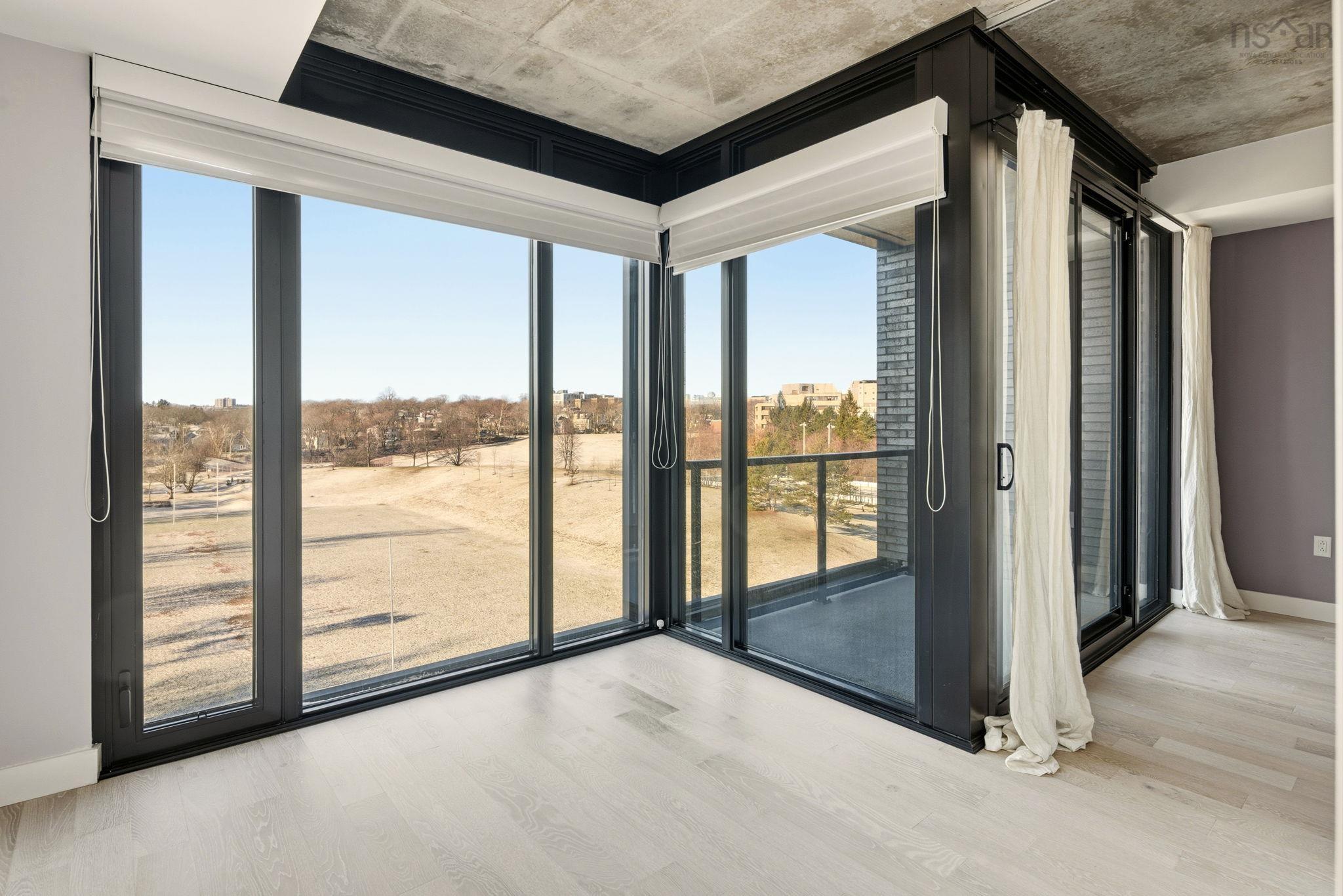 618 1048 Wellington Street photo #13