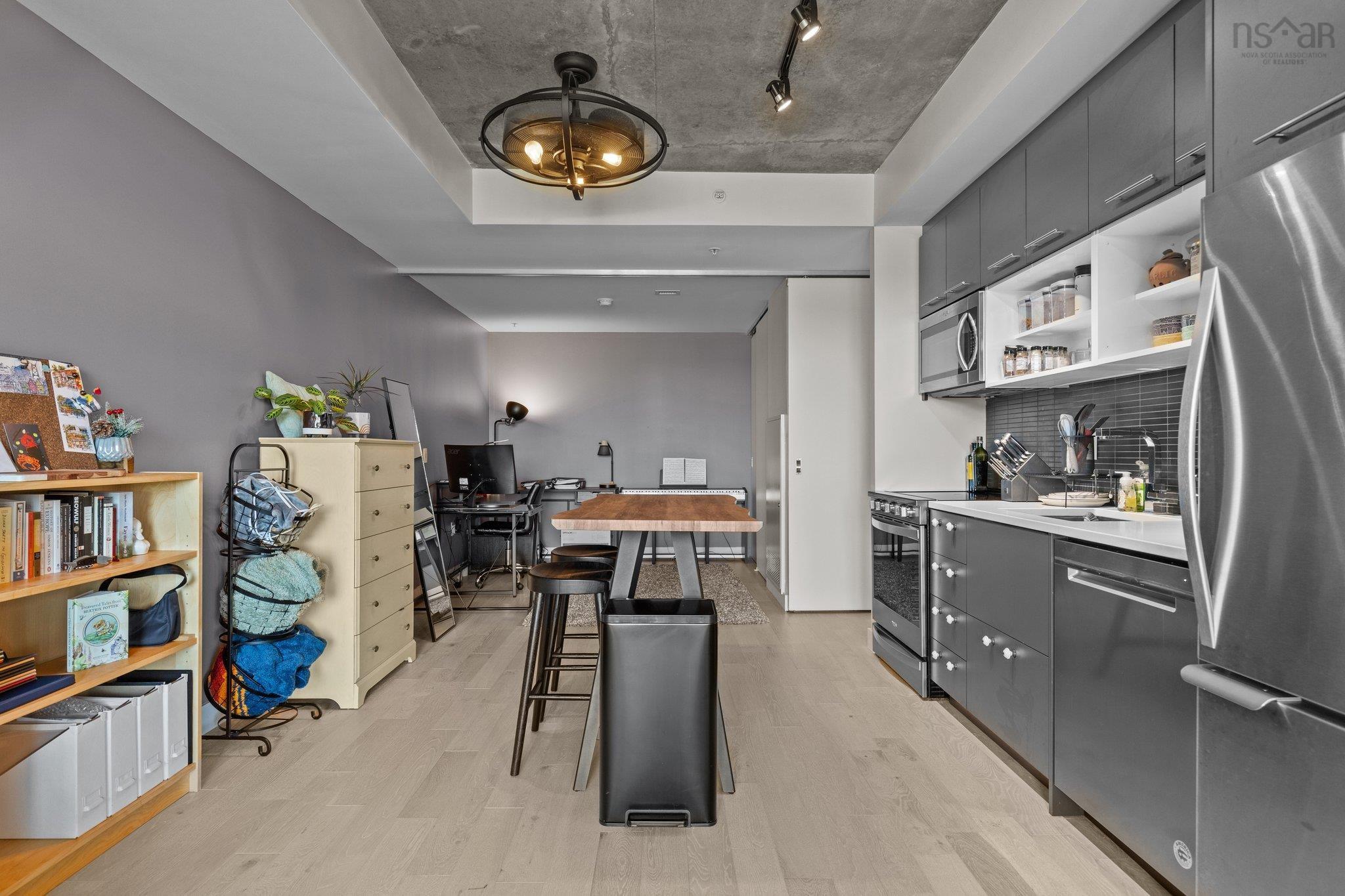 618 1048 Wellington Street photo #13