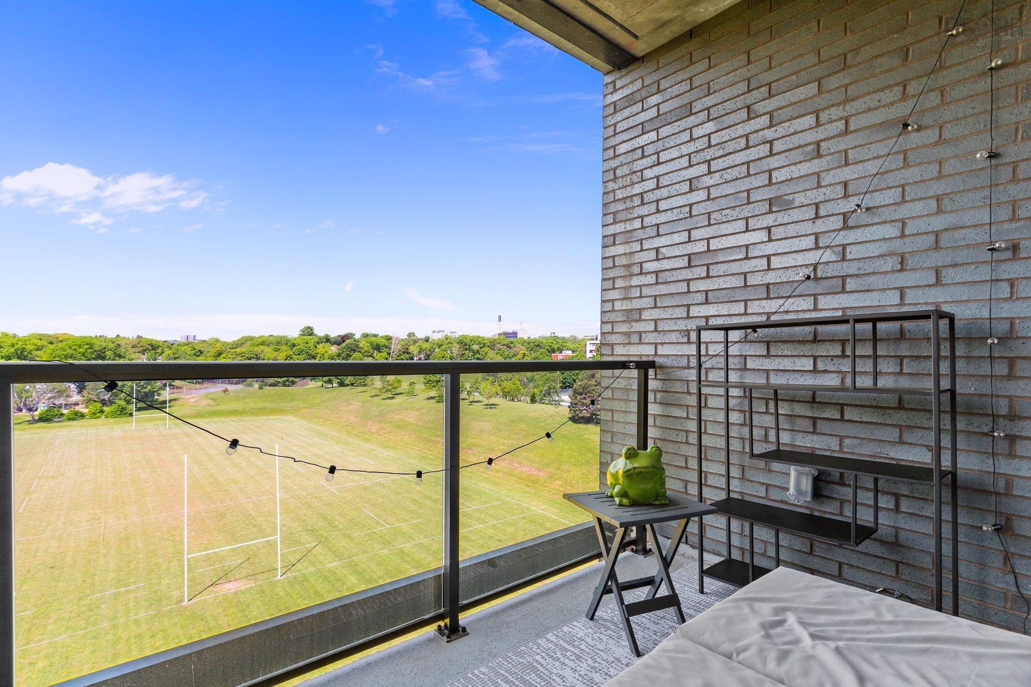 618 1048 Wellington Street photo #20