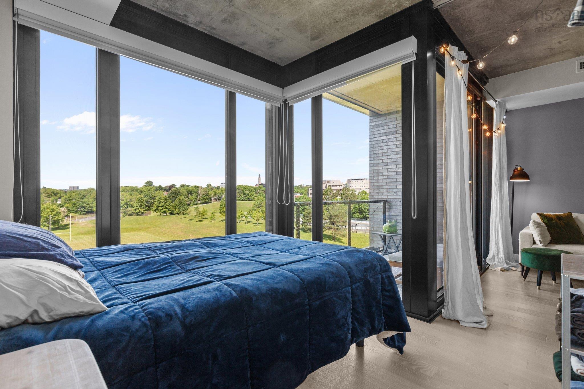 618 1048 Wellington Street photo #3