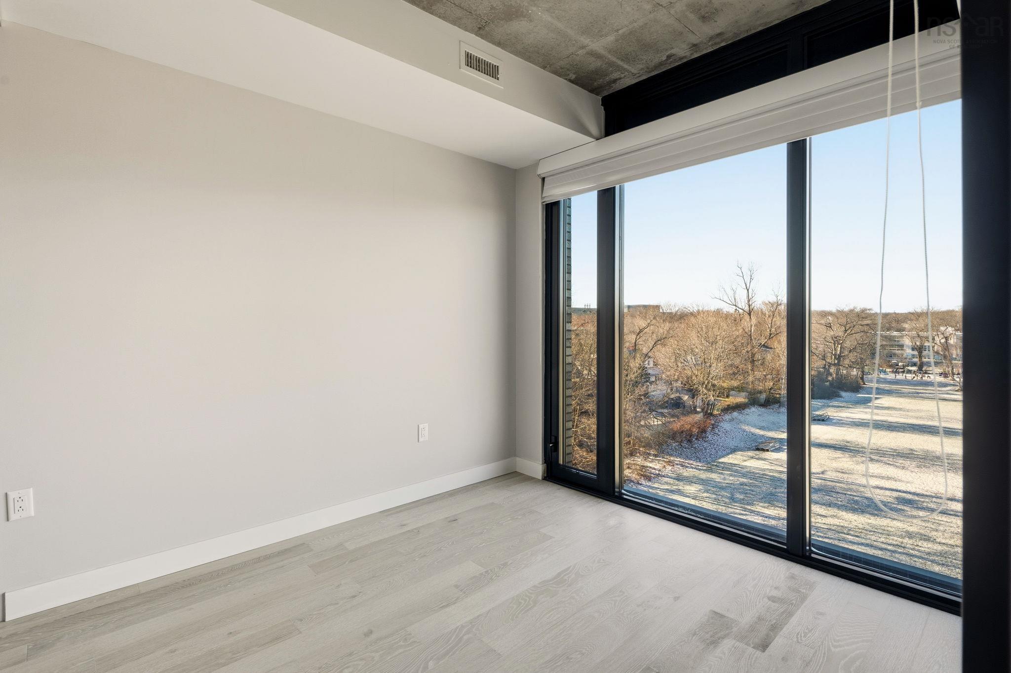 618 1048 Wellington Street photo #21